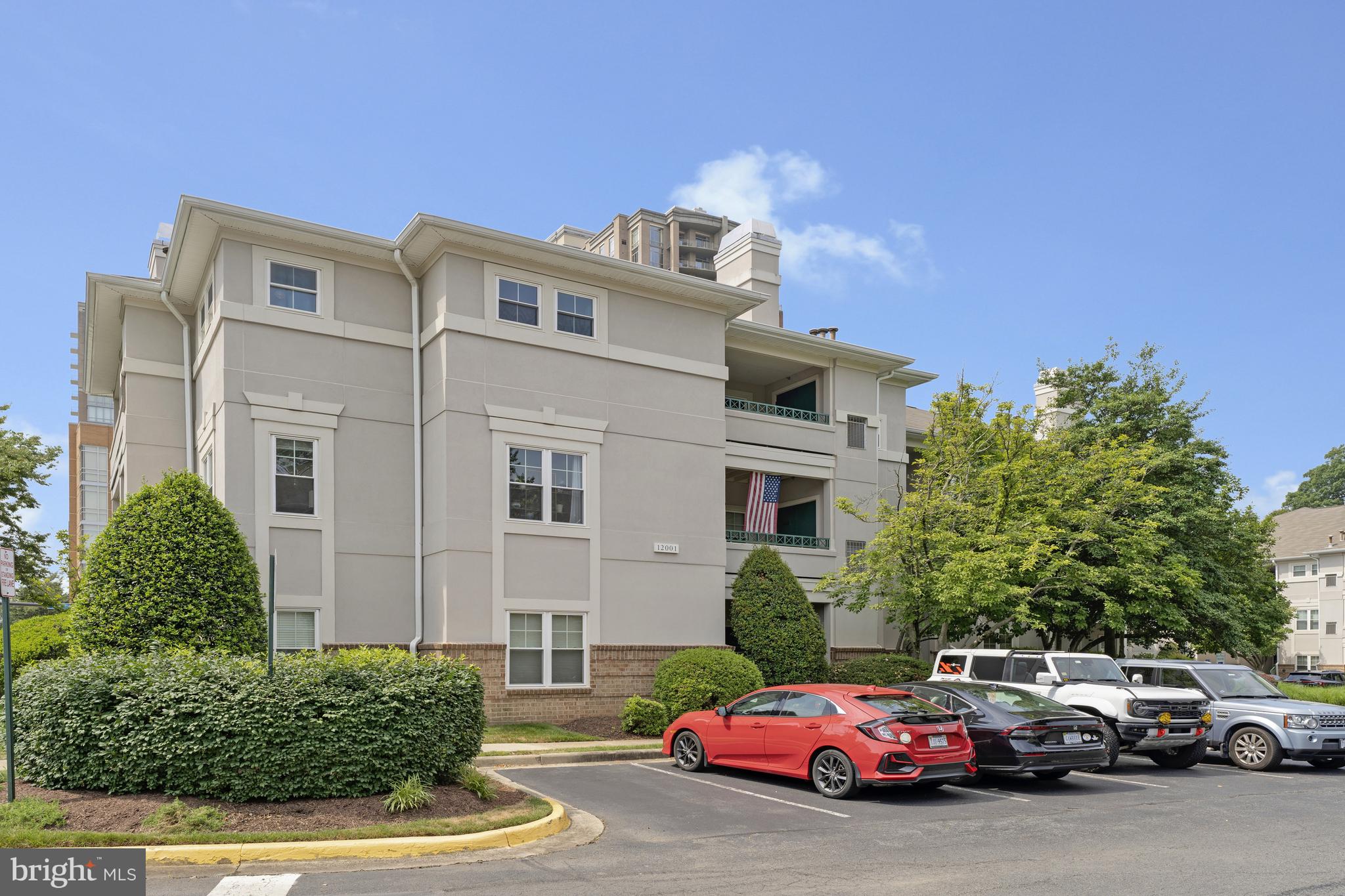 OAK PARK CONDO - Residential