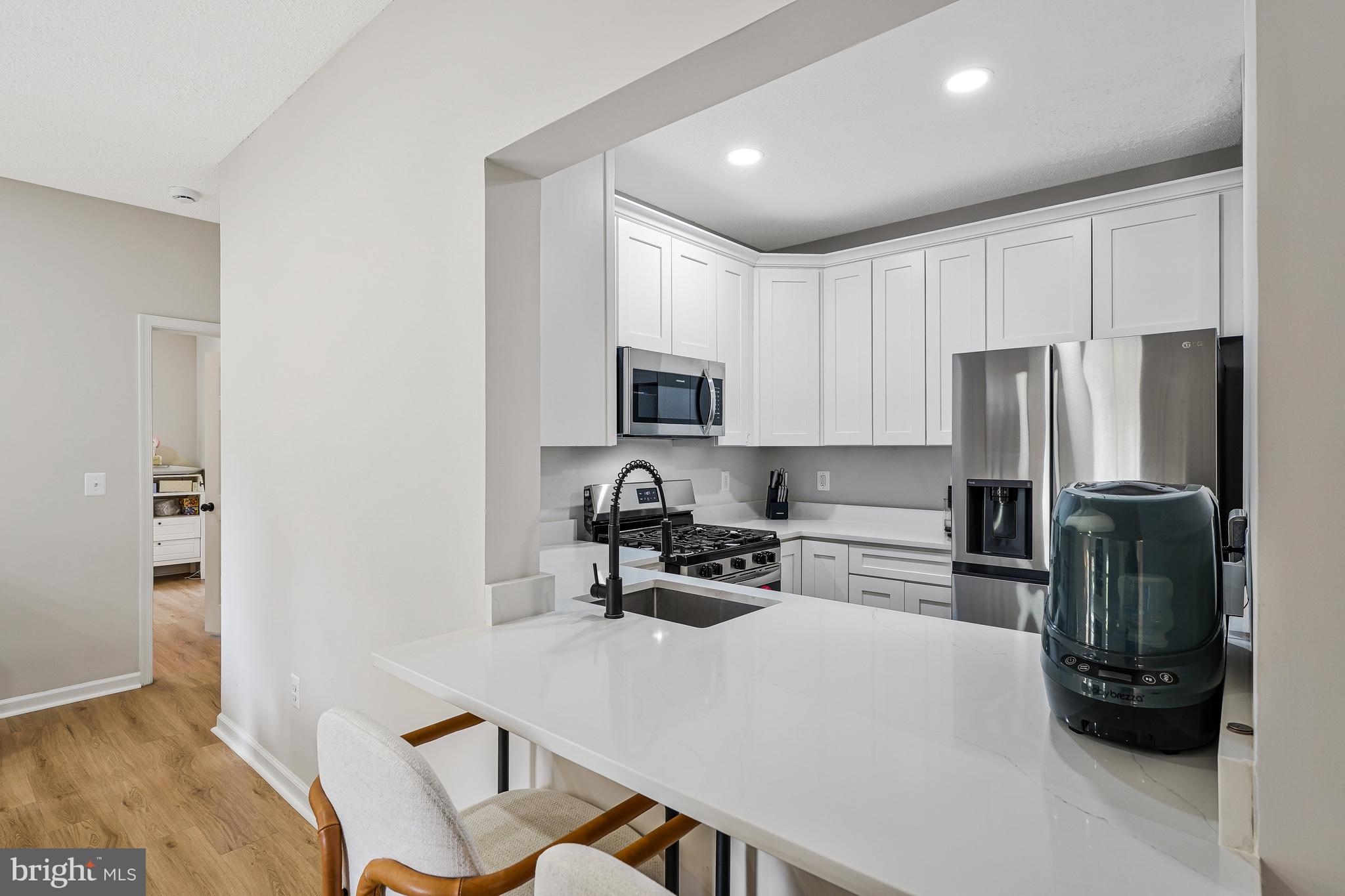 OAK PARK CONDO - Residential