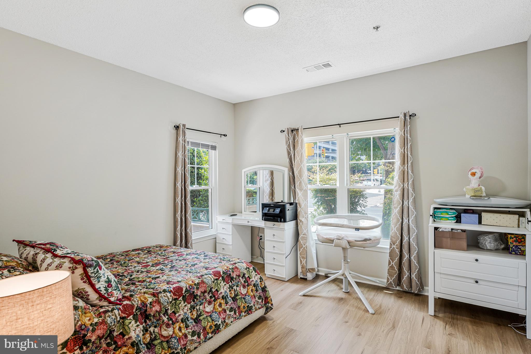 OAK PARK CONDO - Residential