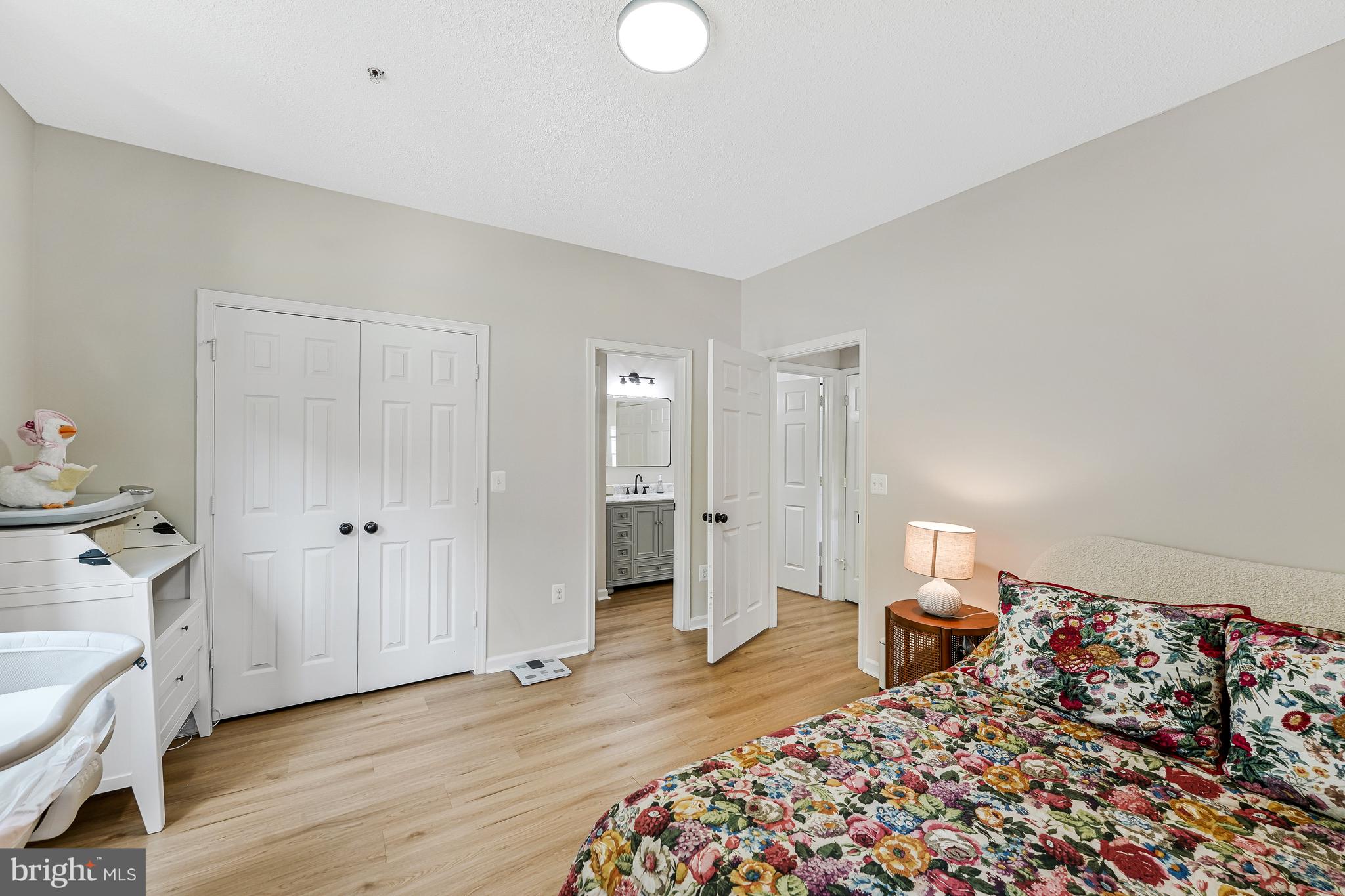 OAK PARK CONDO - Residential