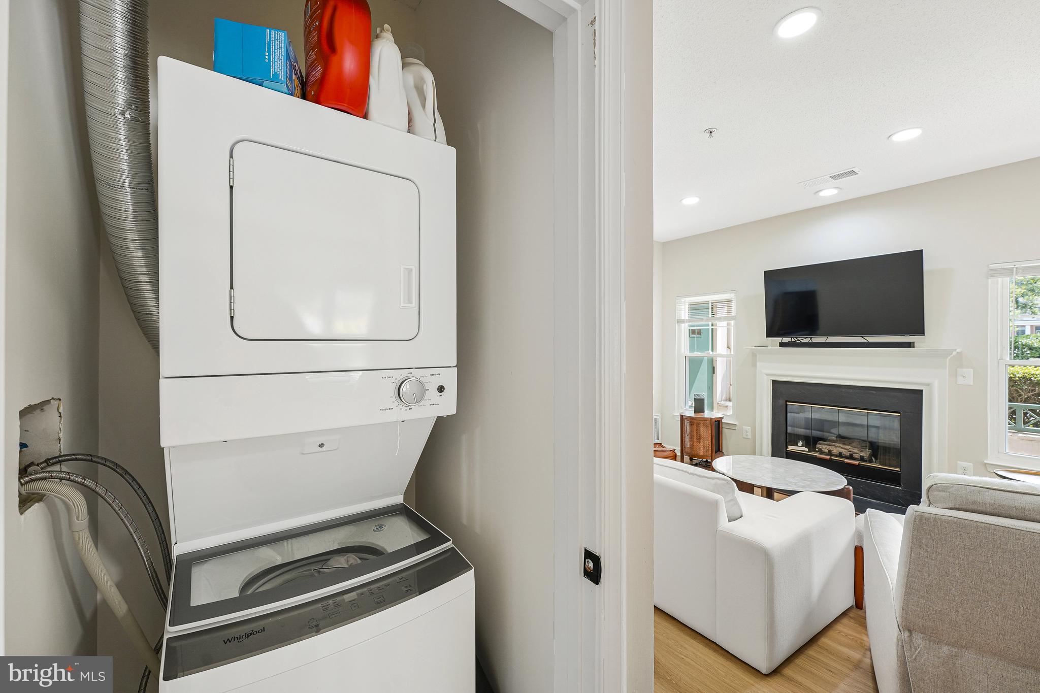 OAK PARK CONDO - Residential