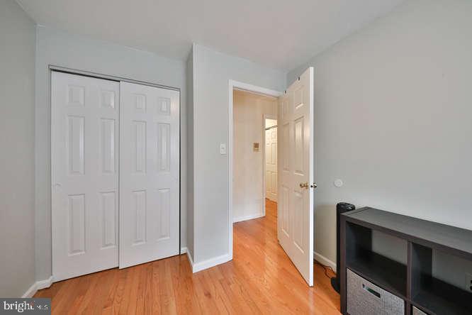 QUEEN VILLAGE - Residential