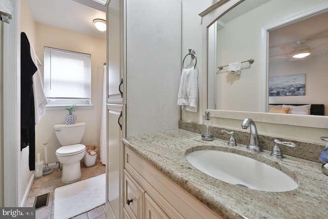 QUEEN VILLAGE - Residential