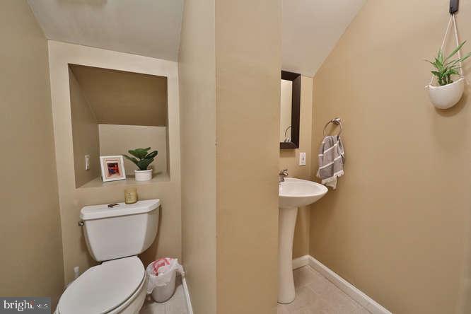 QUEEN VILLAGE - Residential