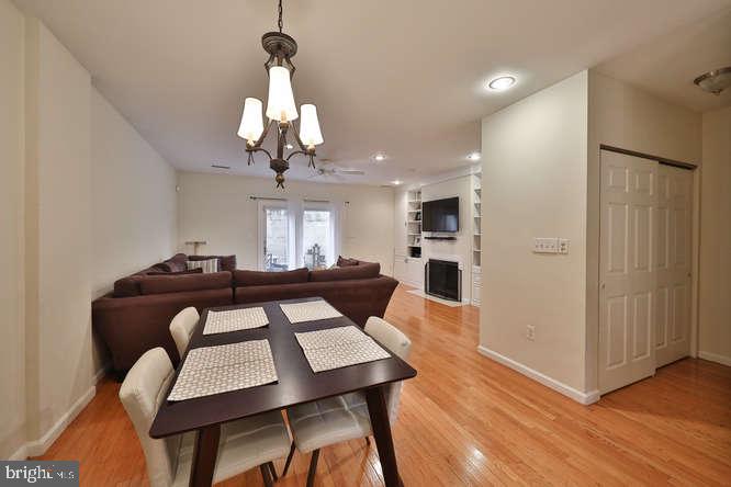 QUEEN VILLAGE - Residential