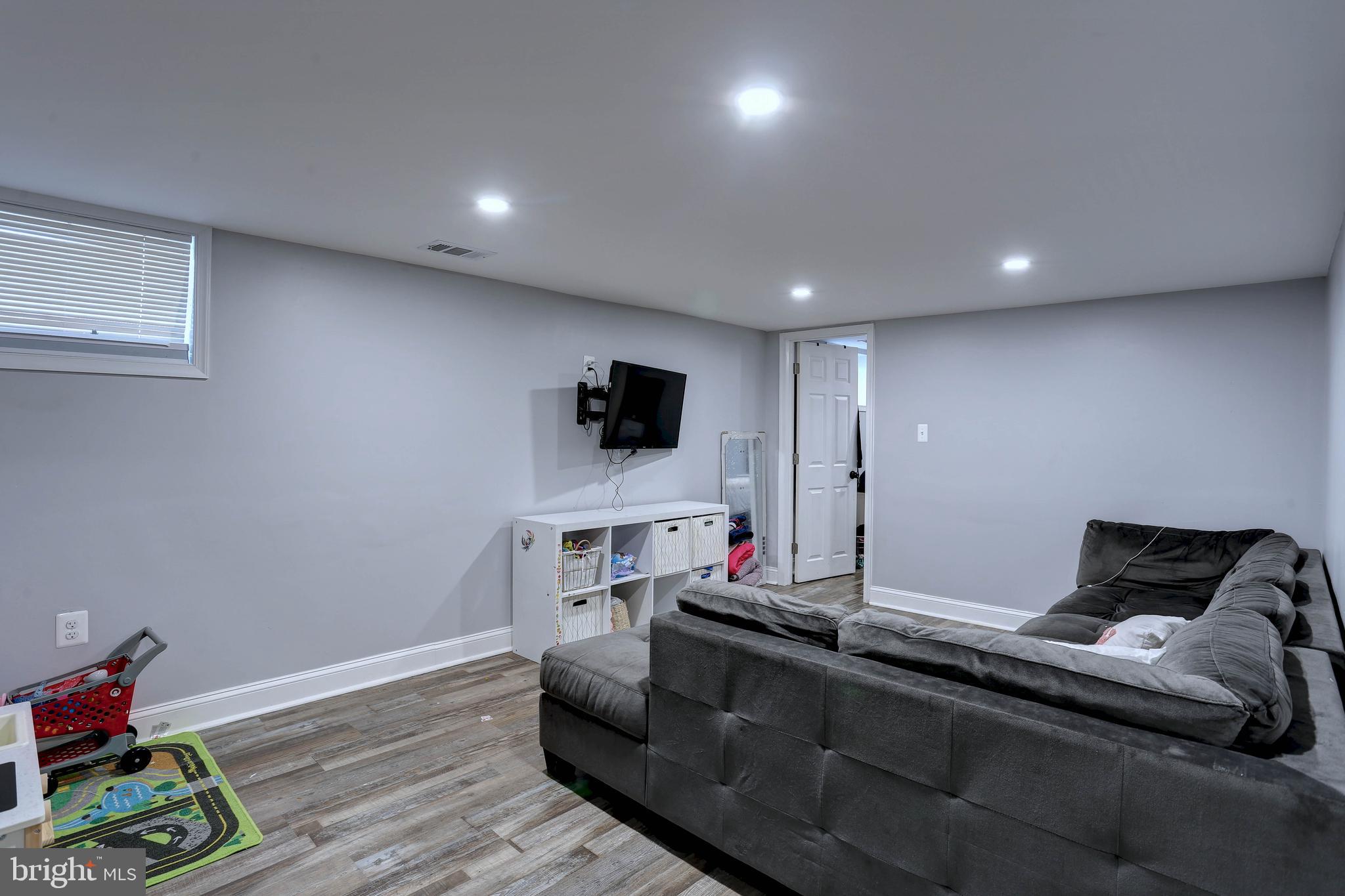 GERARD PLAZA - Residential