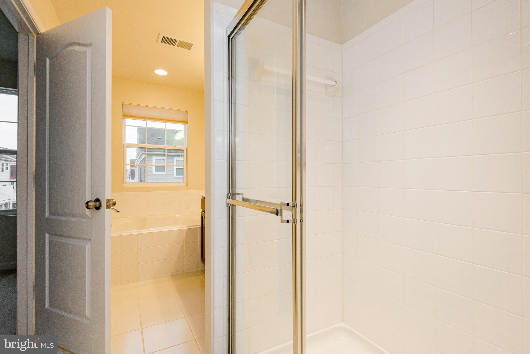 BLUE STREAM - Residential Lease