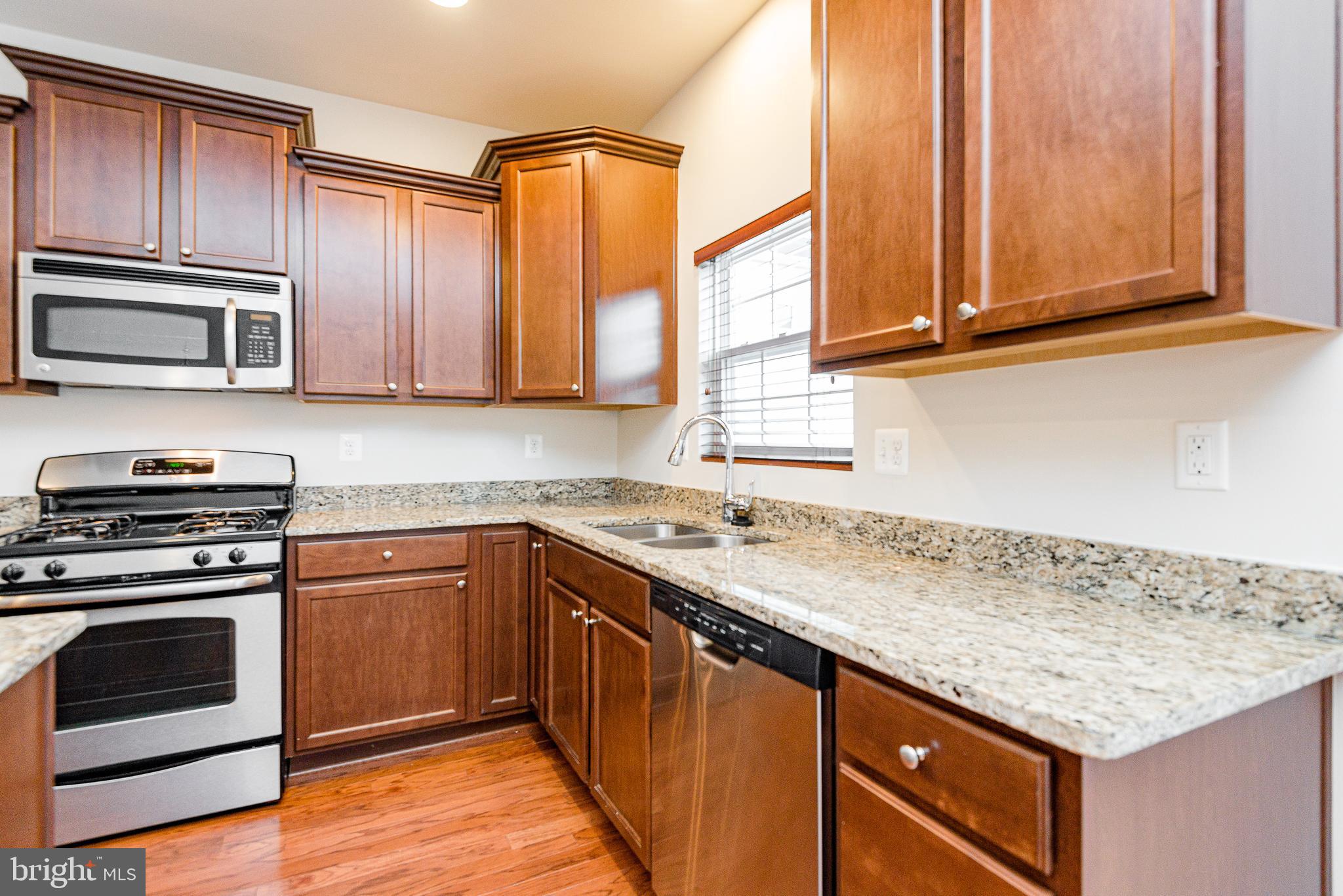 BLUE STREAM - Residential Lease