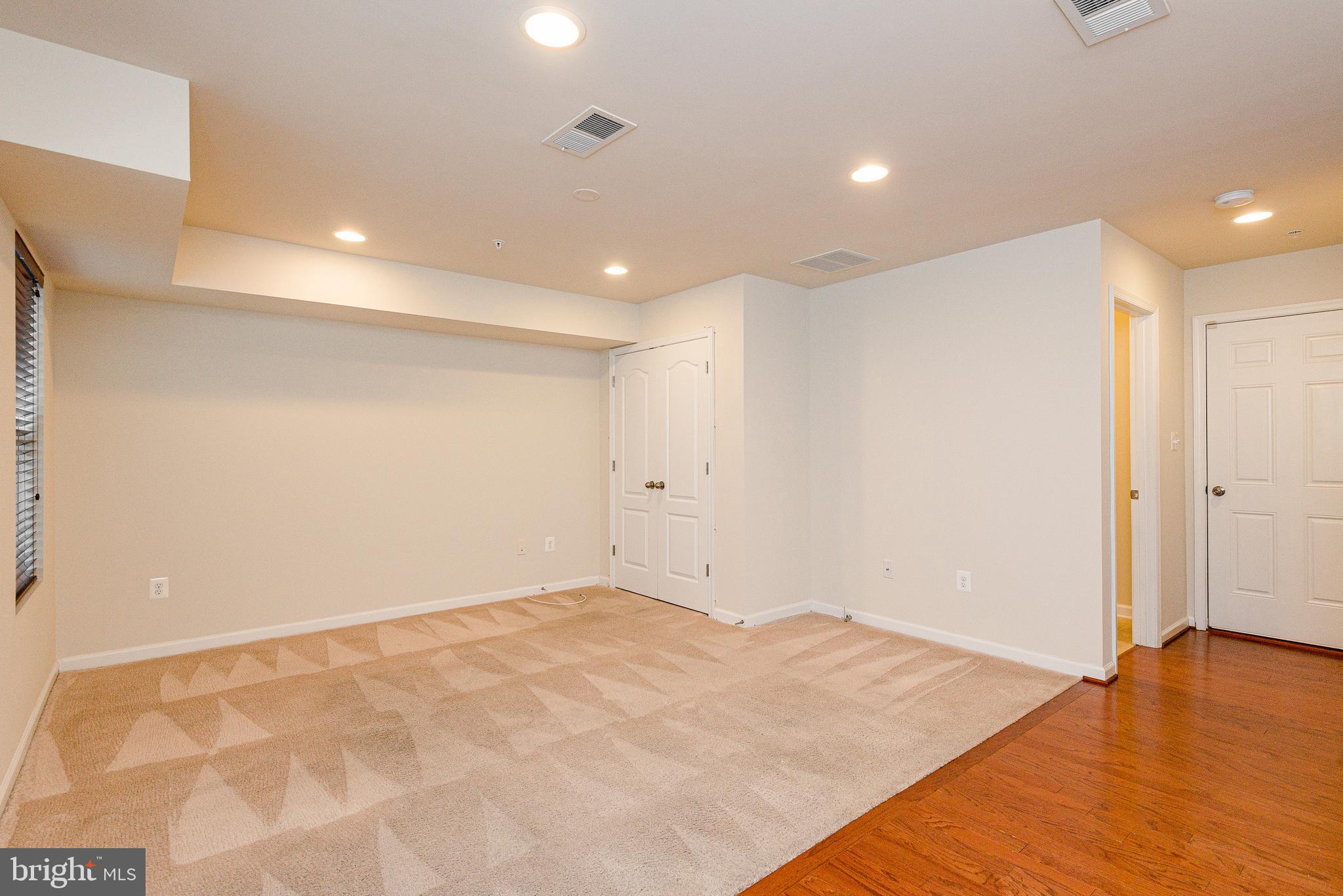 BLUE STREAM - Residential Lease