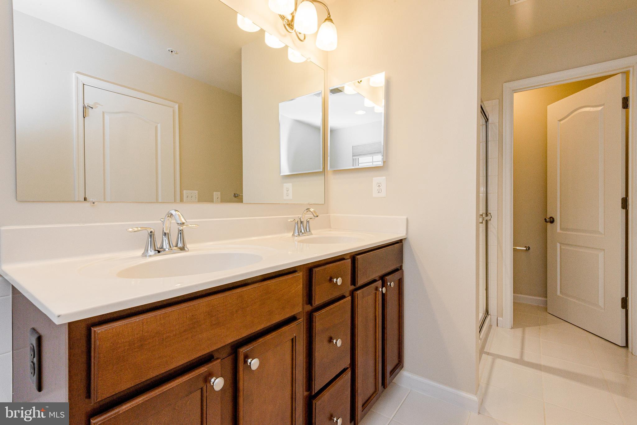 BLUE STREAM - Residential Lease