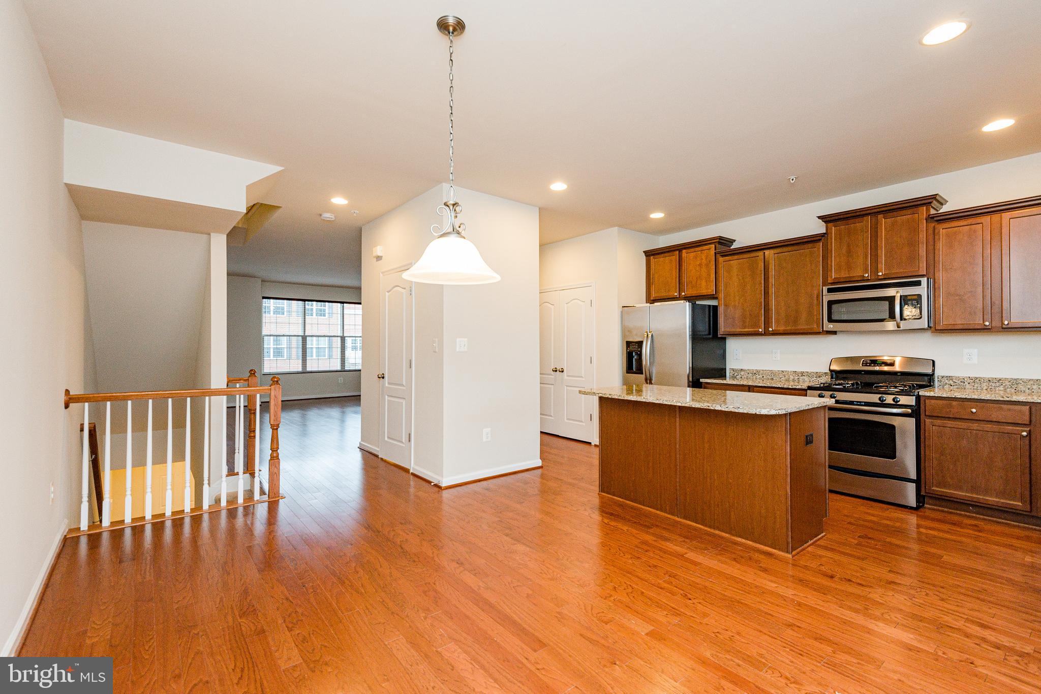 BLUE STREAM - Residential Lease