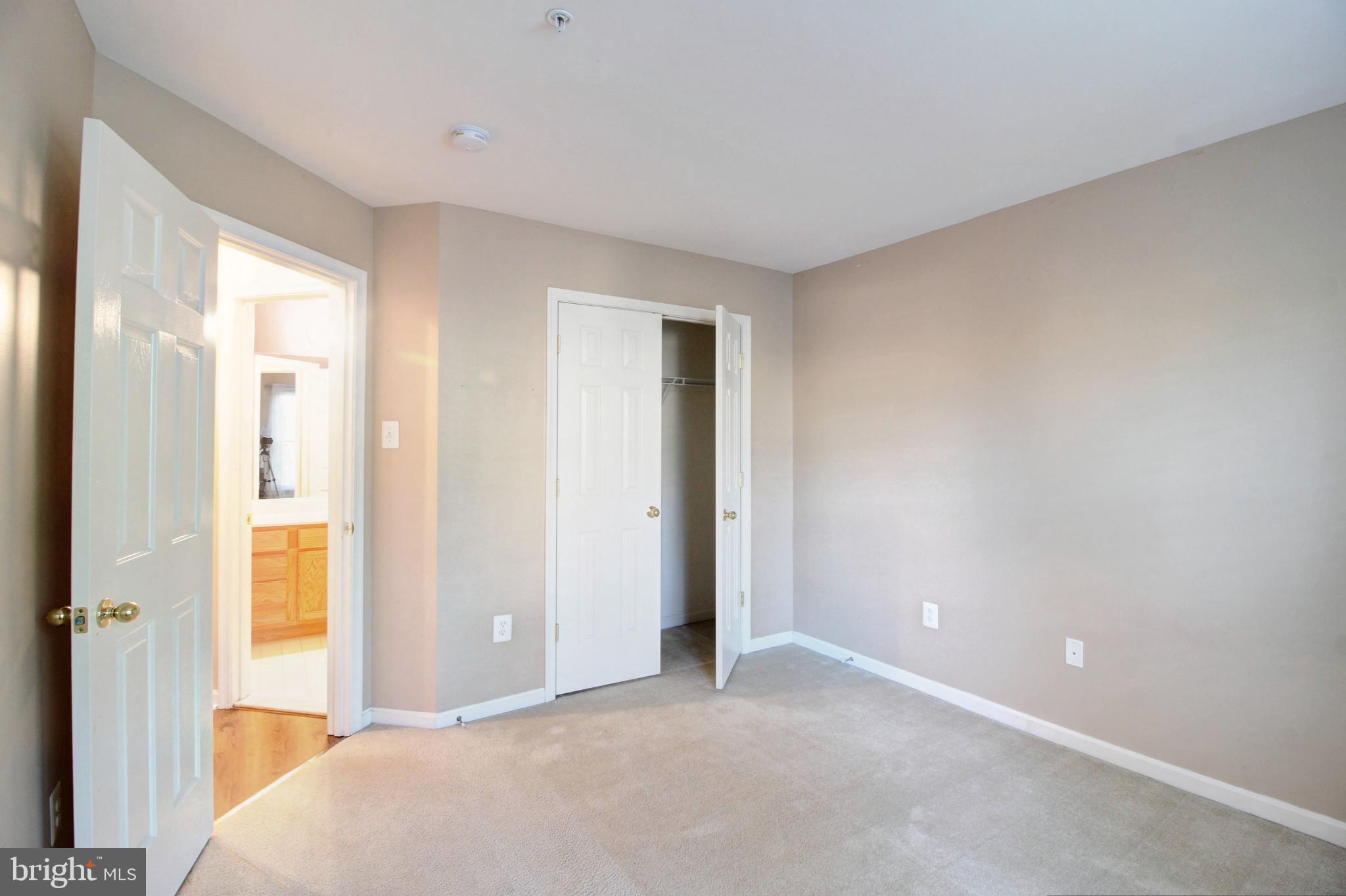 URBANA HIGHLANDS - Residential Lease