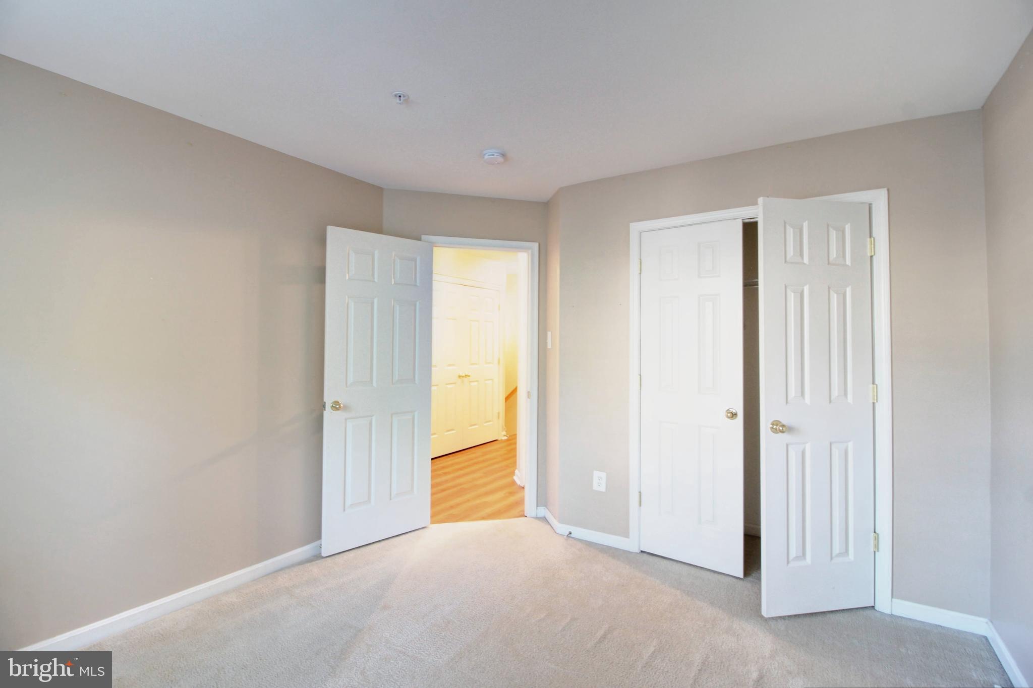 URBANA HIGHLANDS - Residential Lease