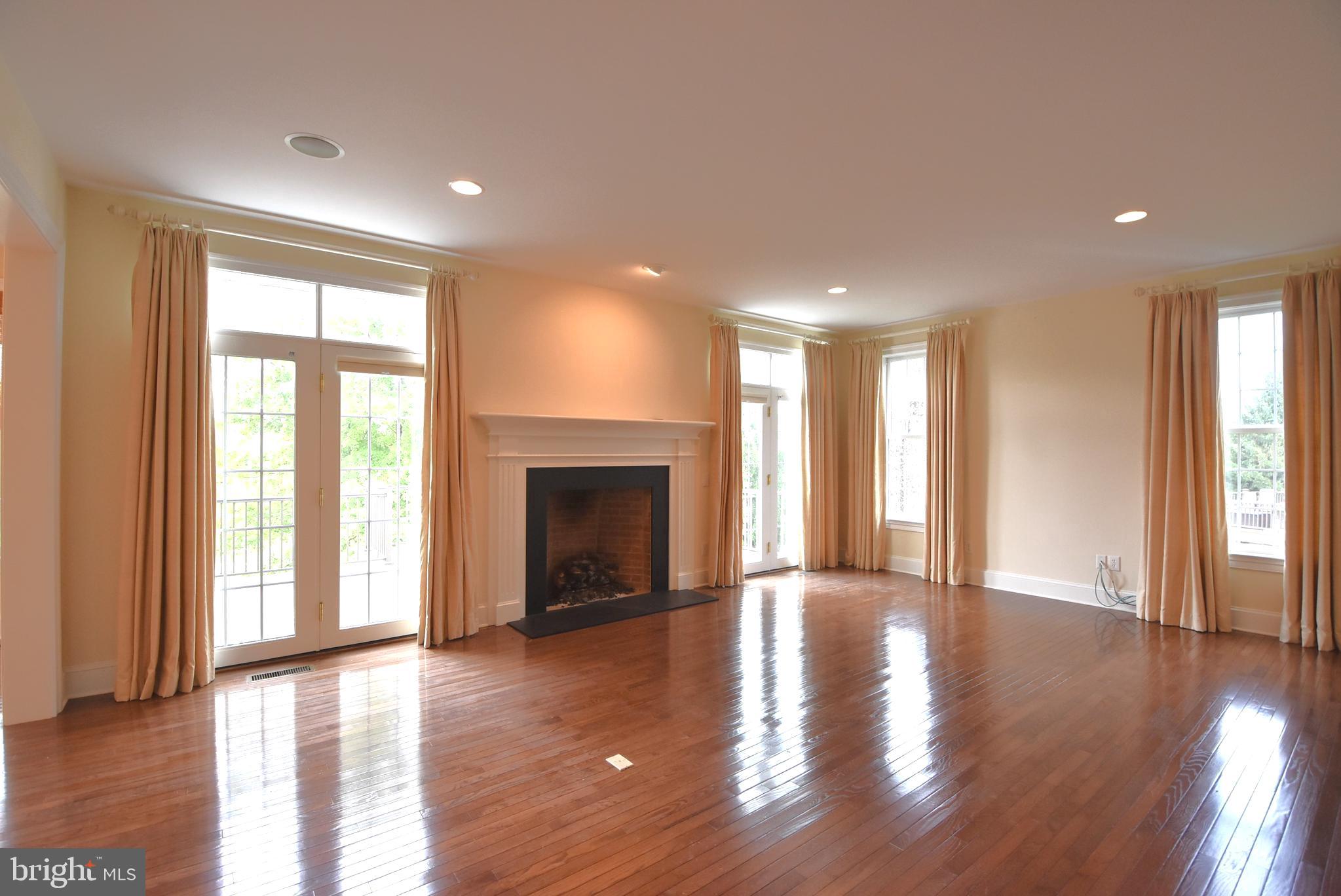 APPLEBROOK - Residential