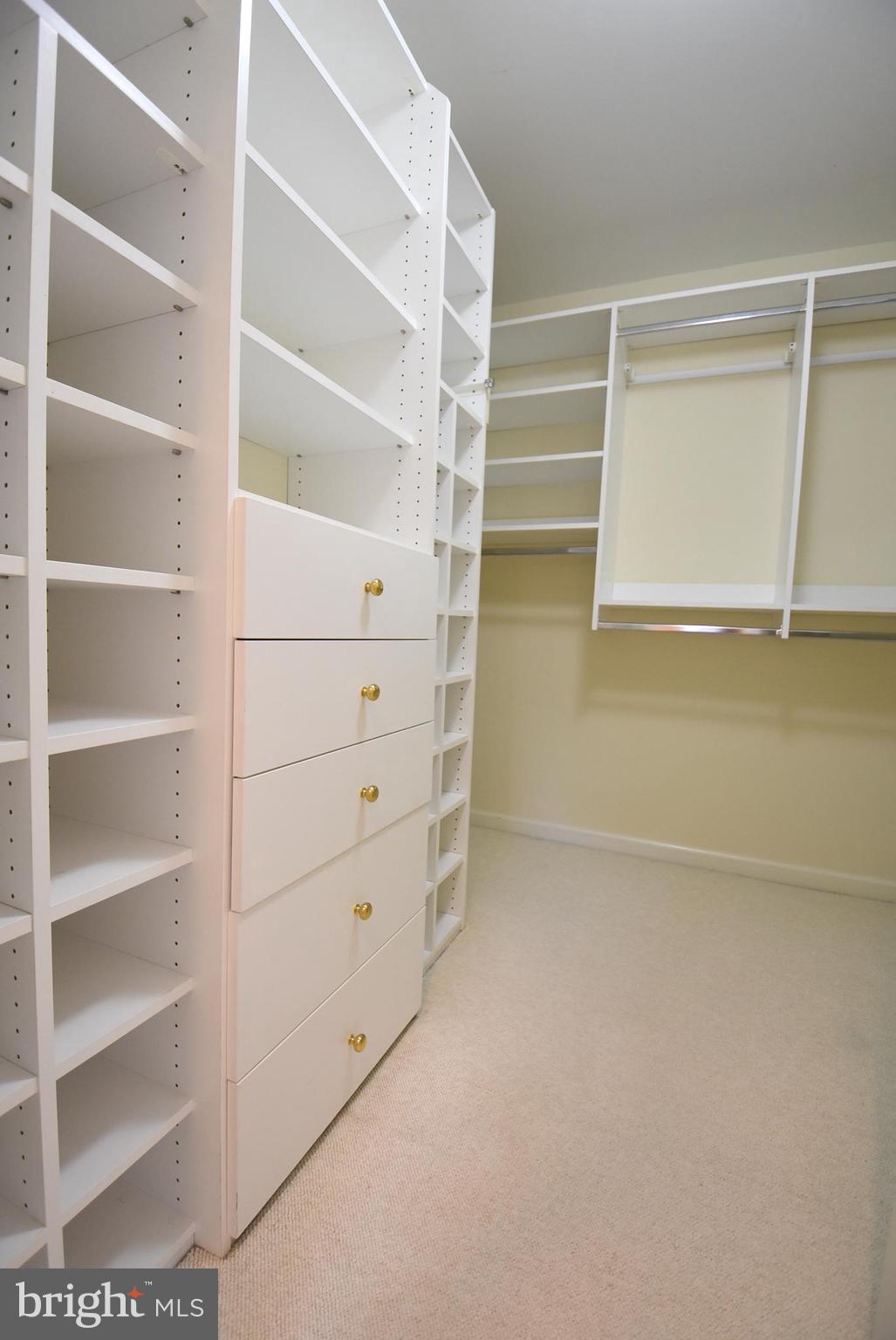 APPLEBROOK - Residential