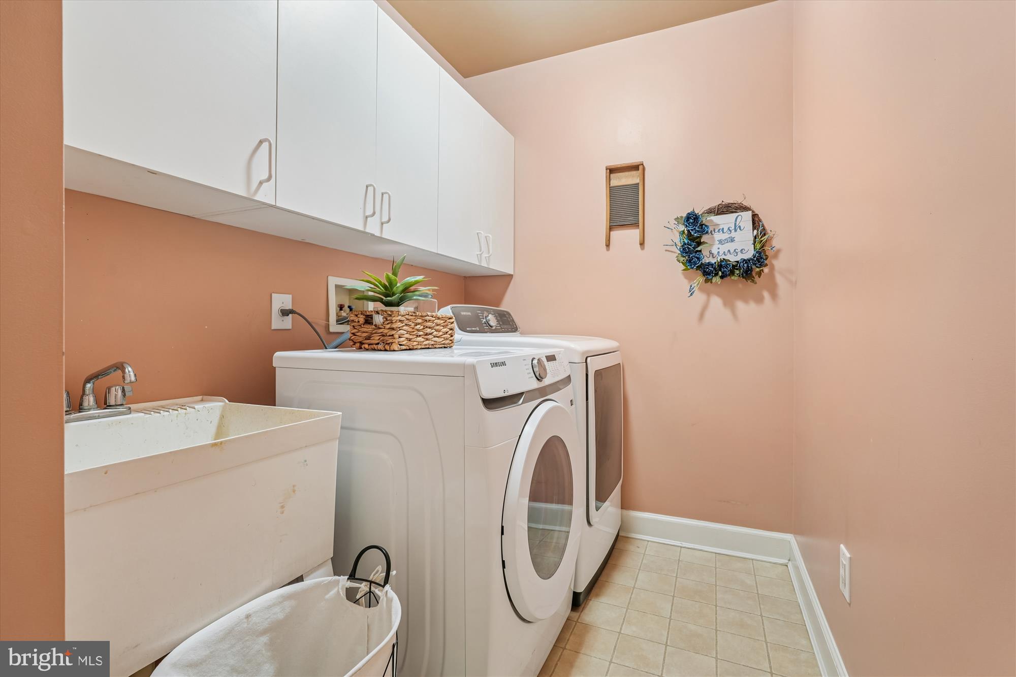 KENTLANDS - Residential