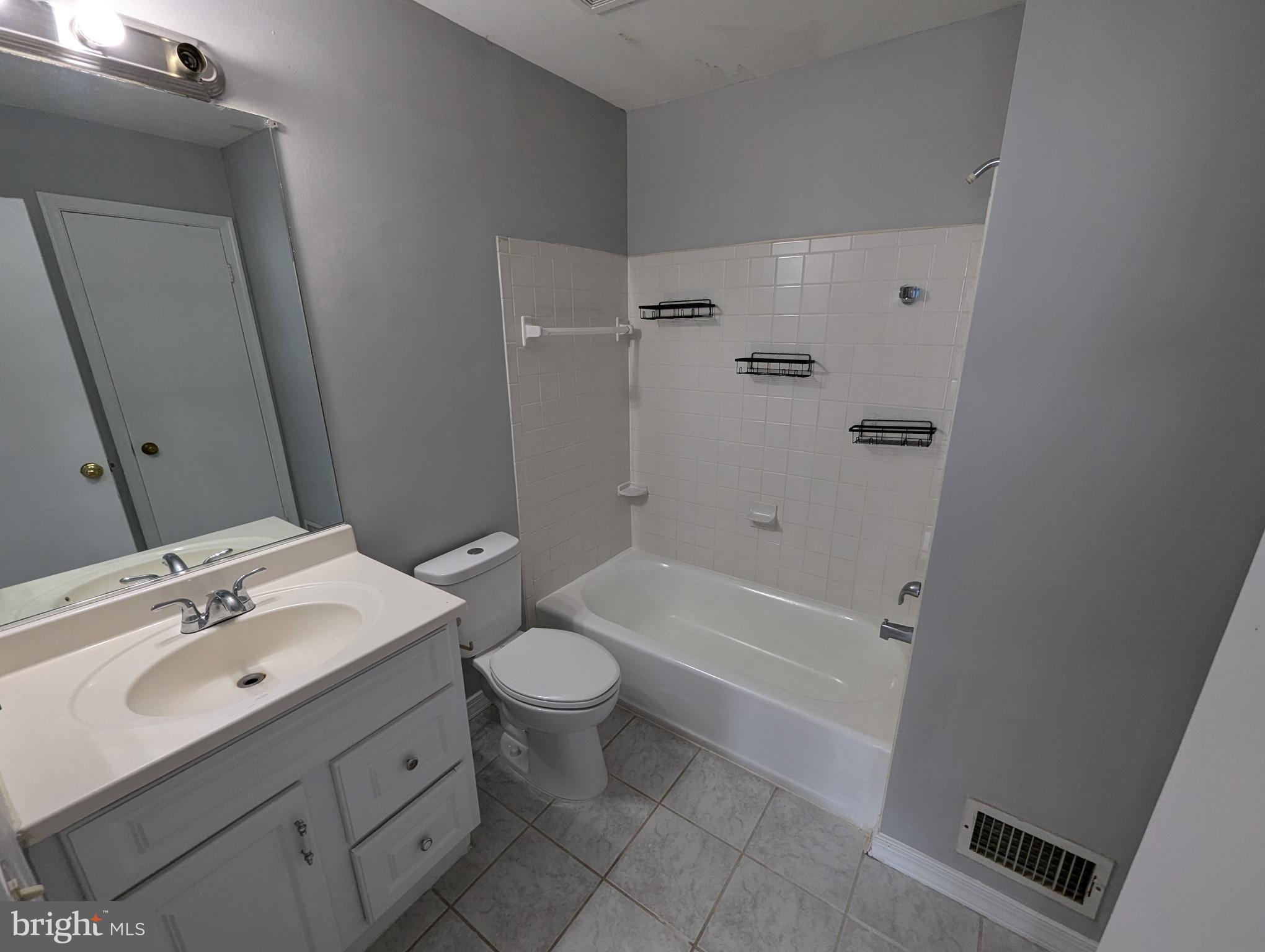 WOODGATE VILLAGE - Residential Lease