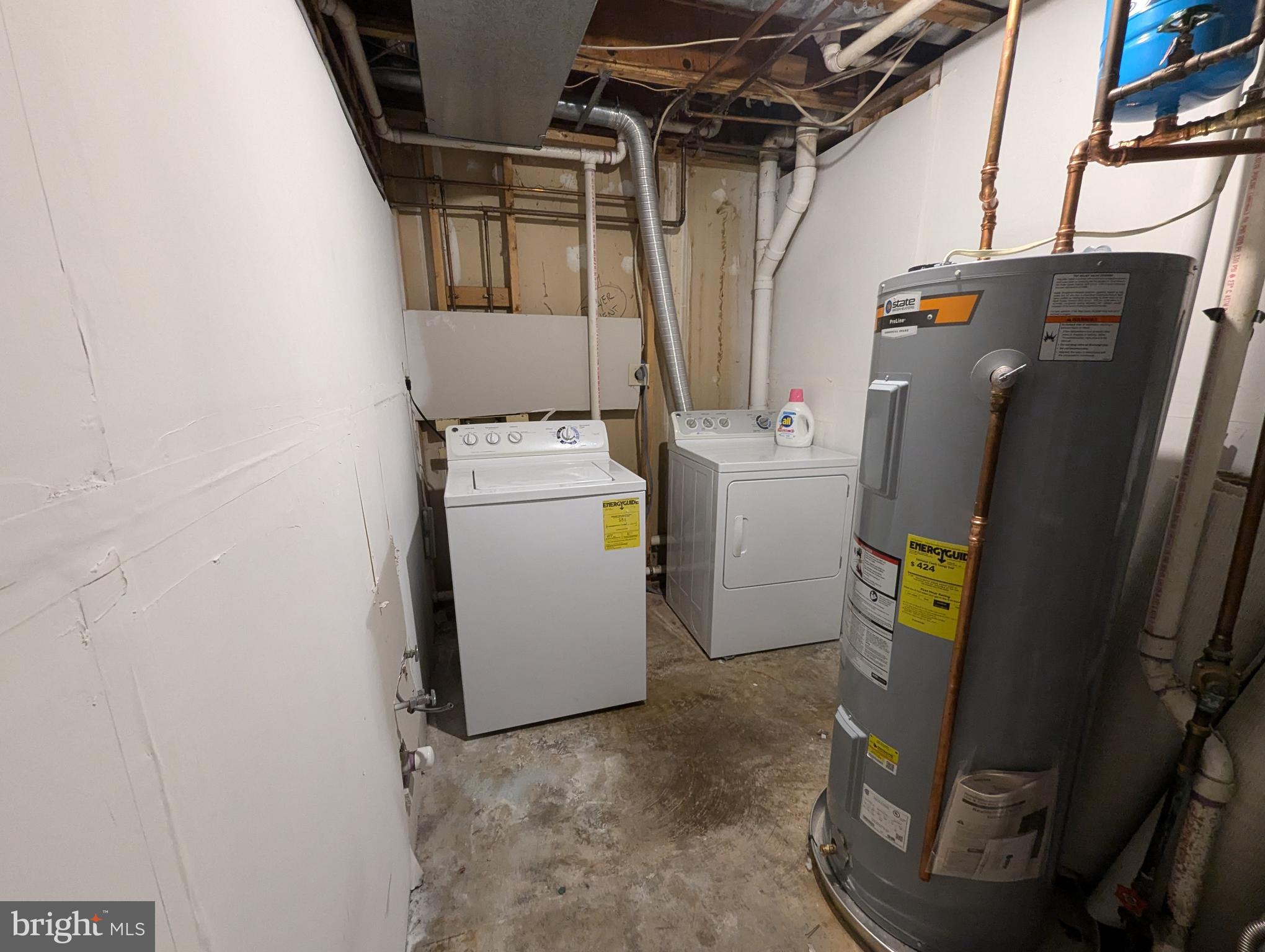 WOODGATE VILLAGE - Residential Lease