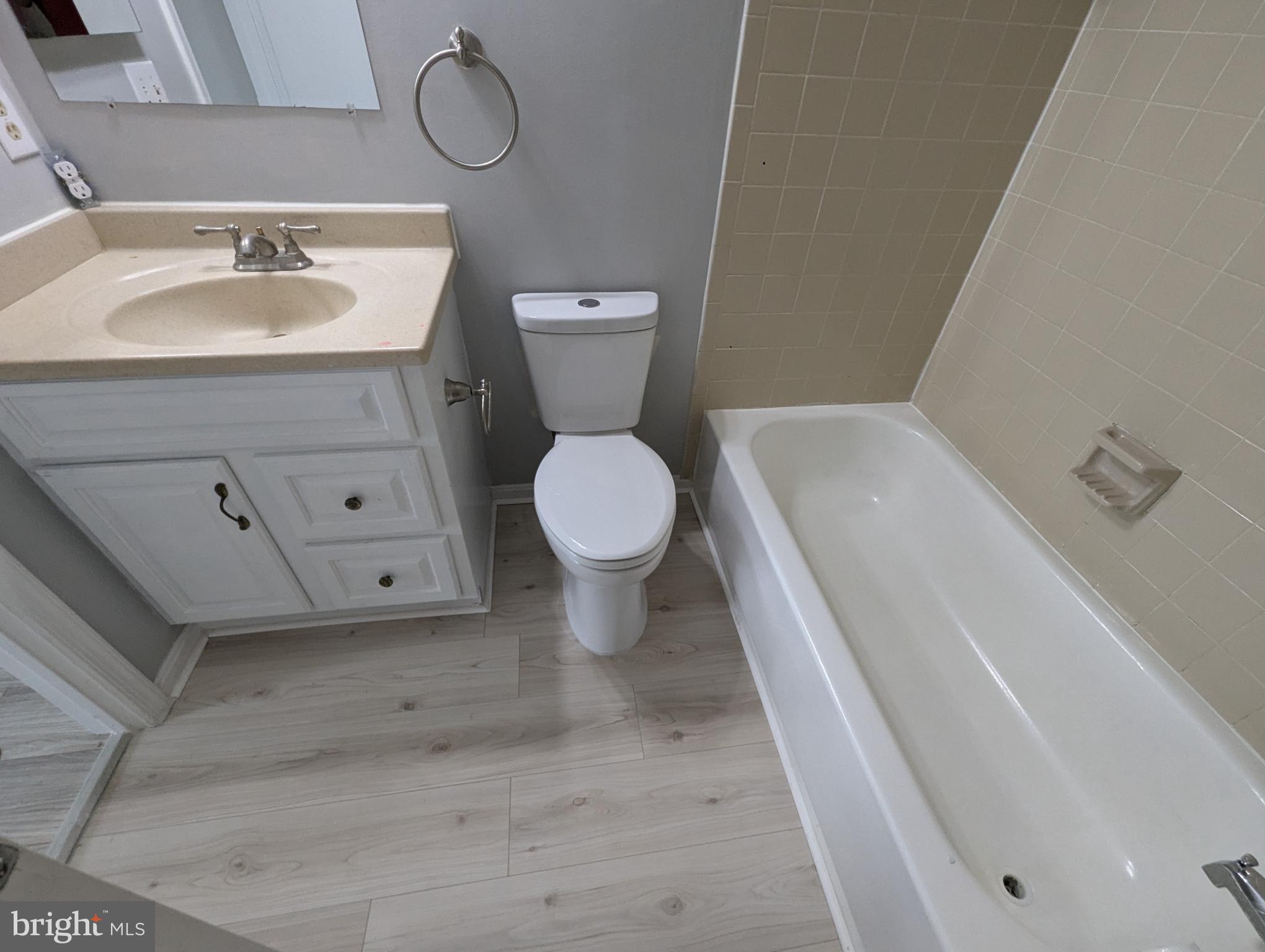 WOODGATE VILLAGE - Residential Lease