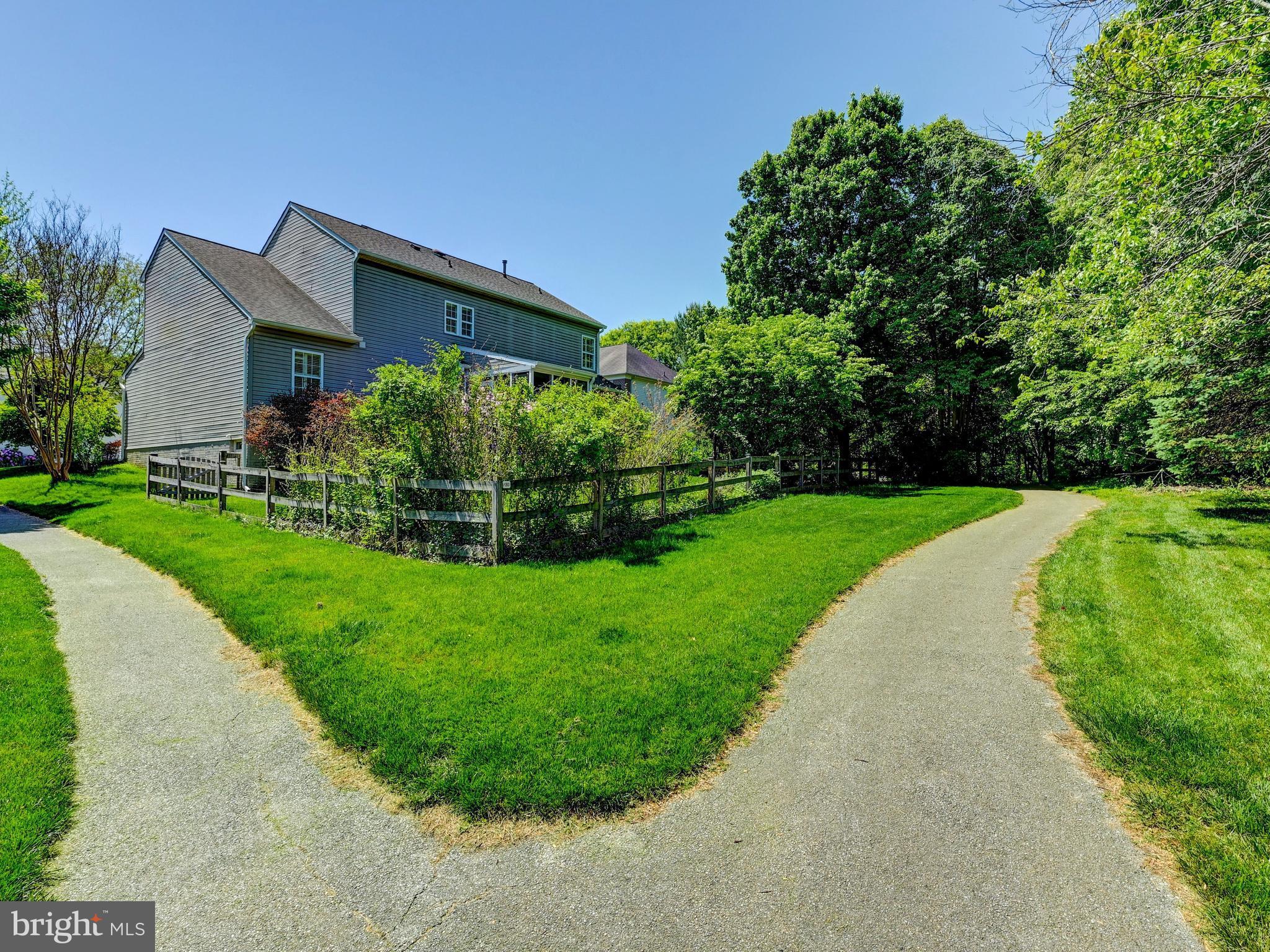 VILLAGE OF RIVER HILL - Residential