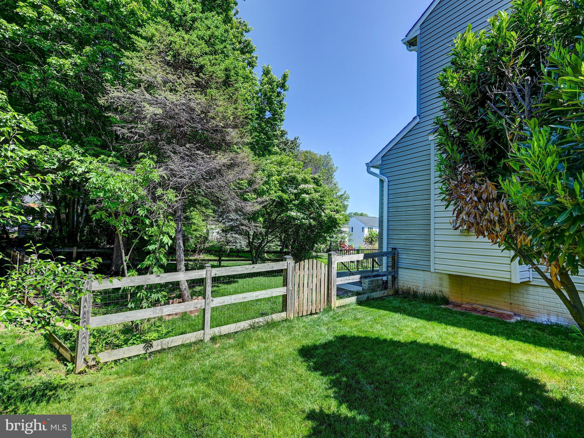 VILLAGE OF RIVER HILL - Residential