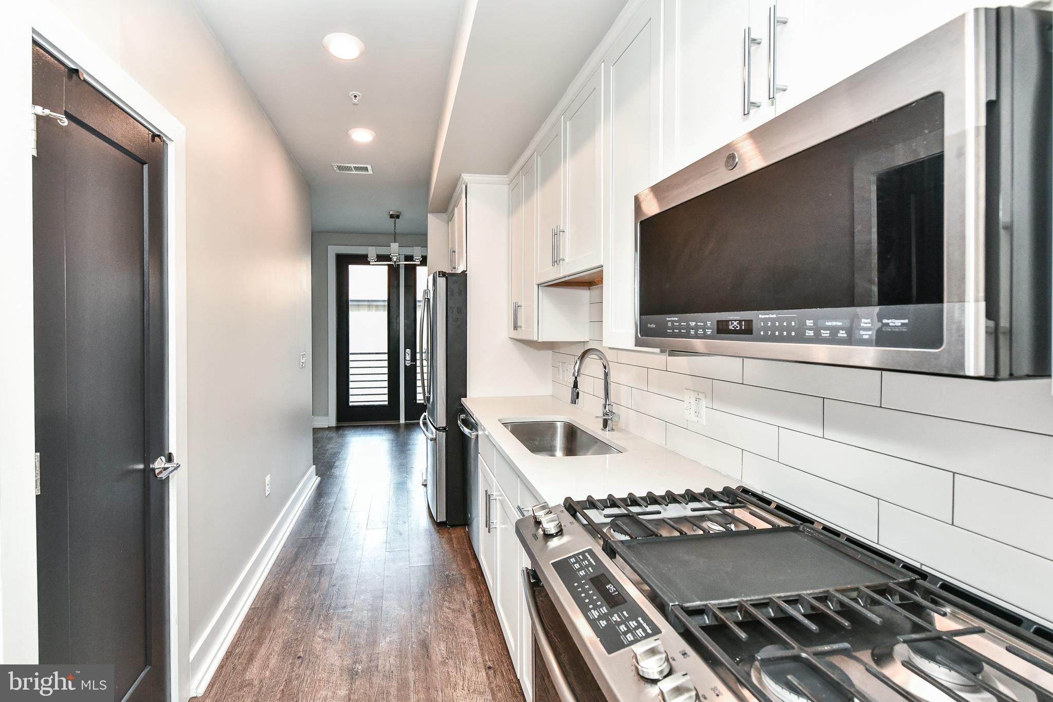 DEL RAY PLACE - Residential Lease