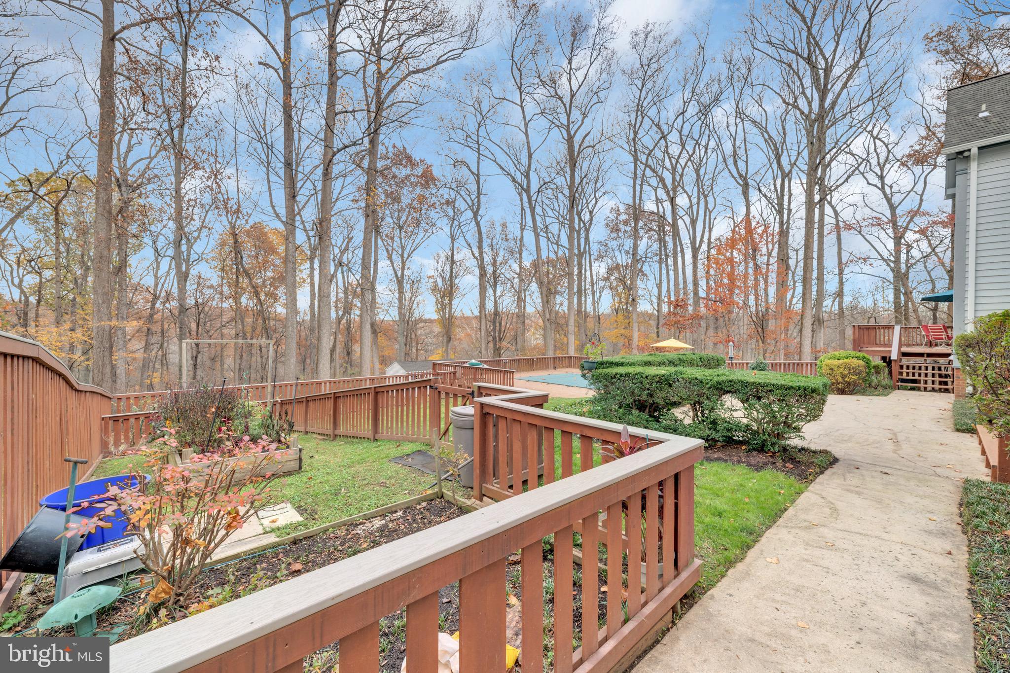 TRIADELPHIA WOODS - Residential