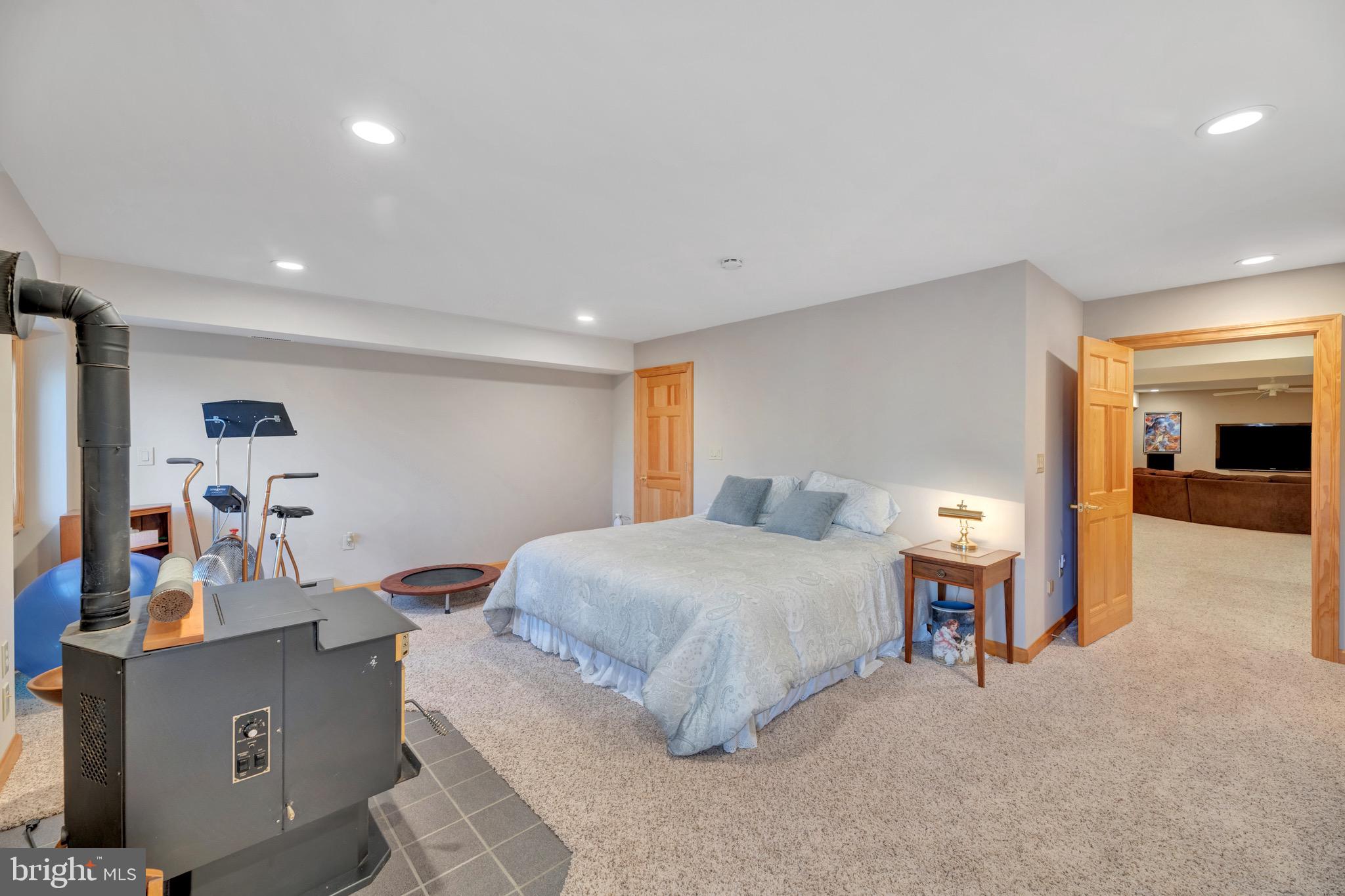 TRIADELPHIA WOODS - Residential