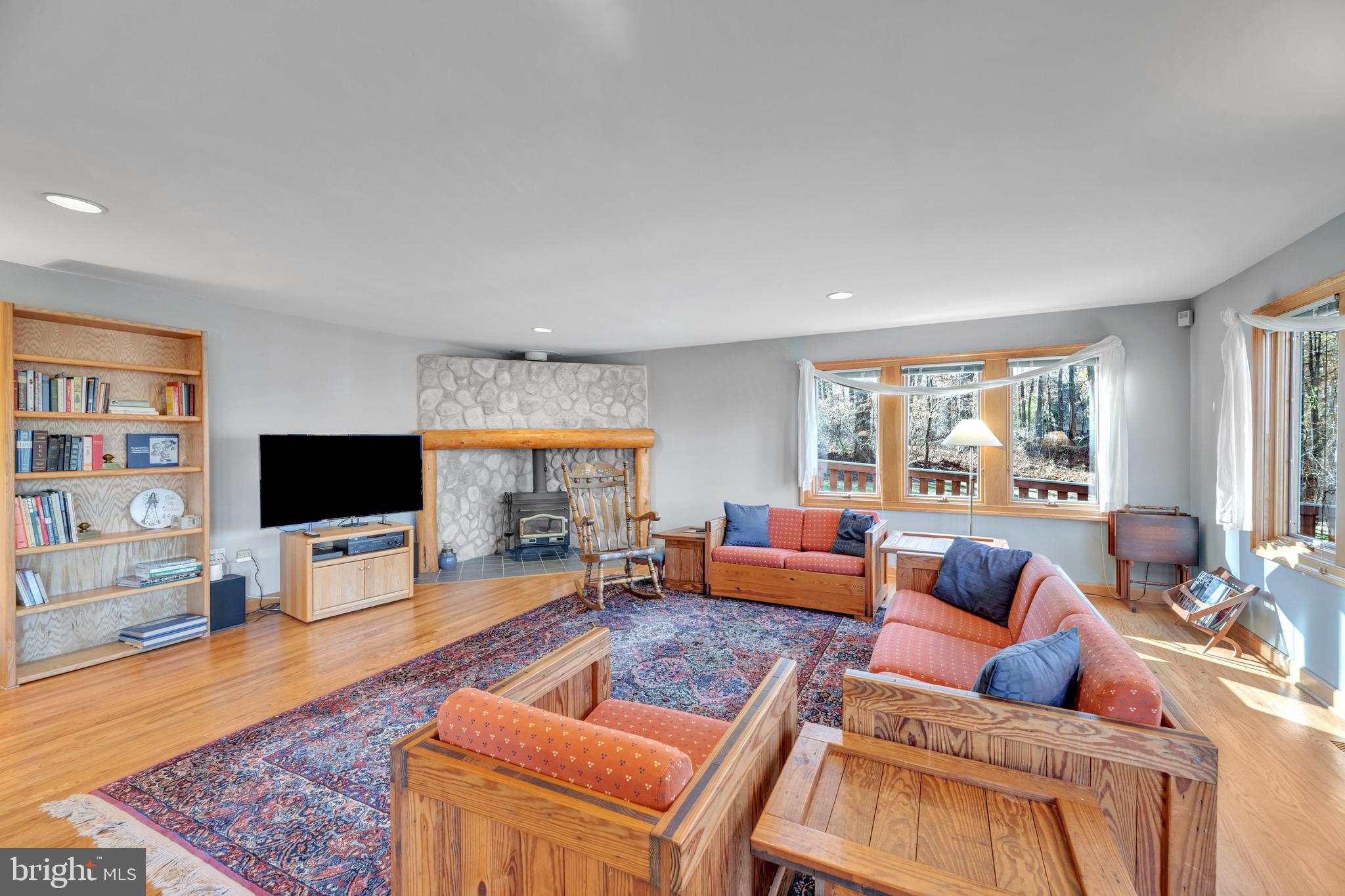 TRIADELPHIA WOODS - Residential