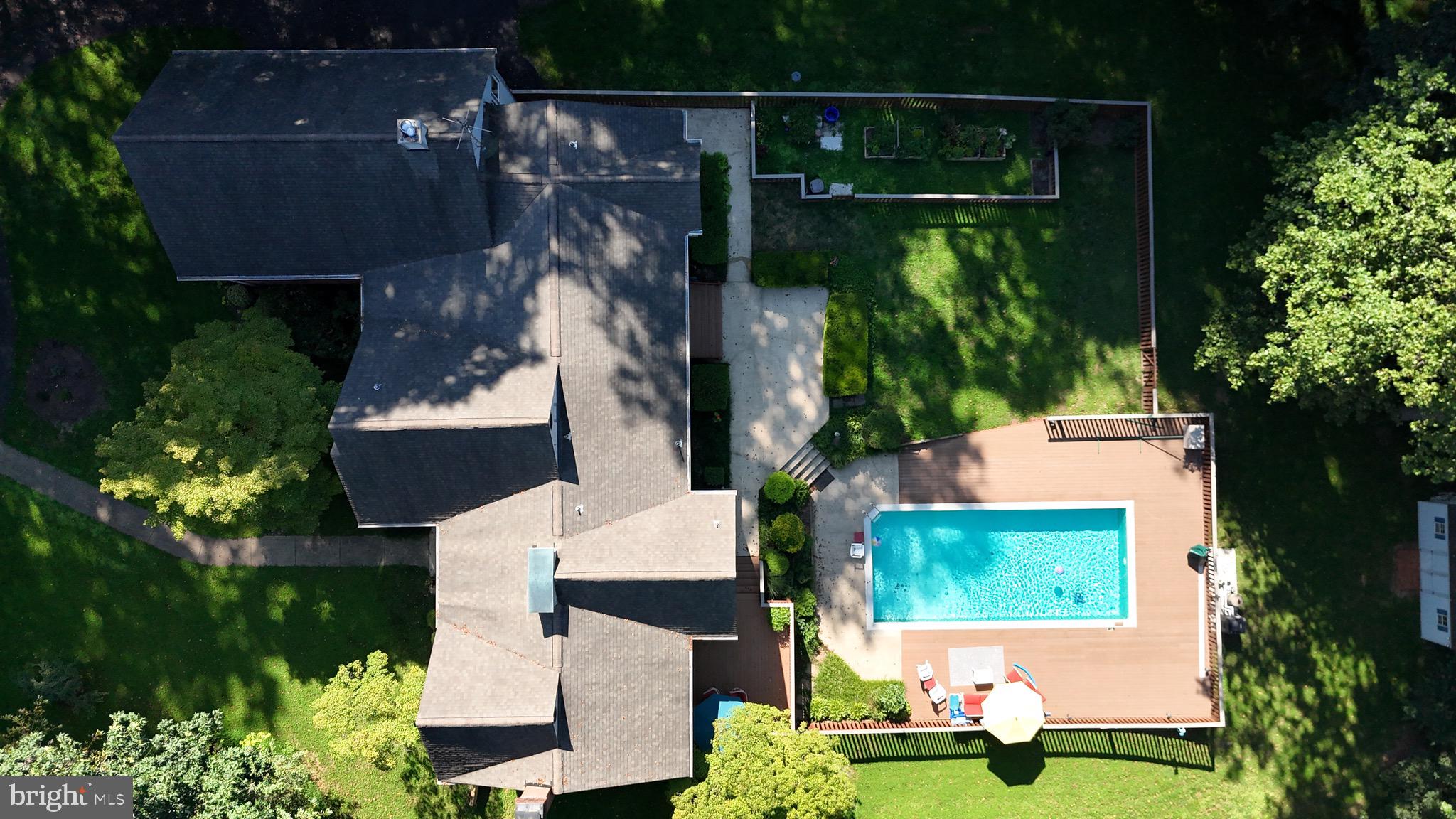 TRIADELPHIA WOODS - Residential