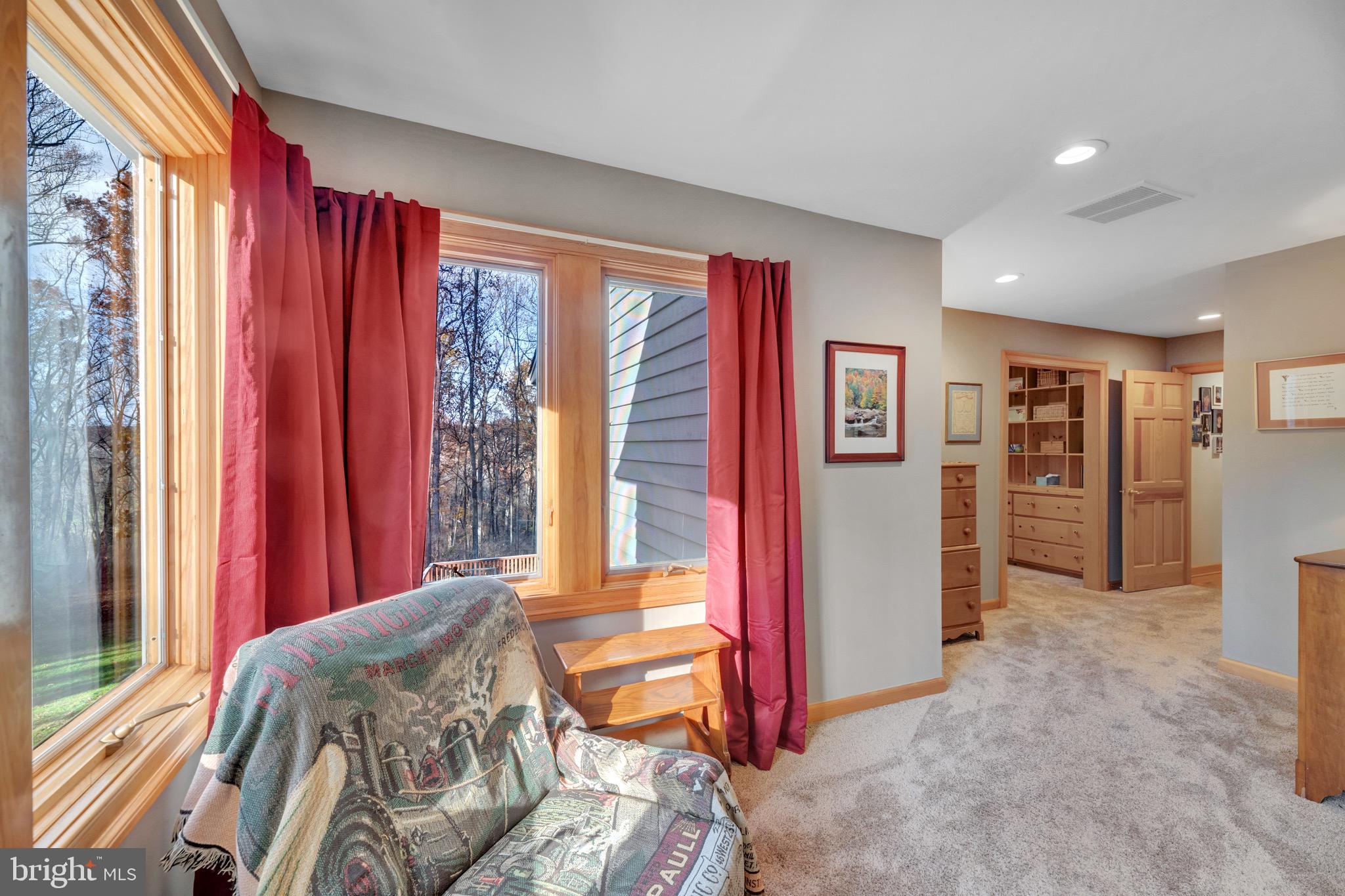 TRIADELPHIA WOODS - Residential