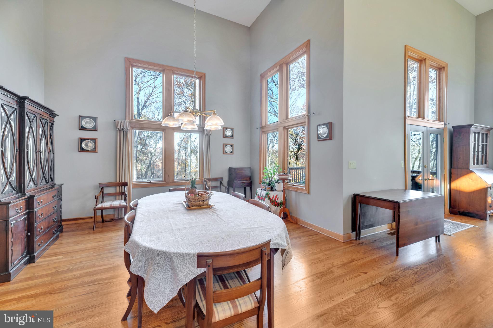 TRIADELPHIA WOODS - Residential