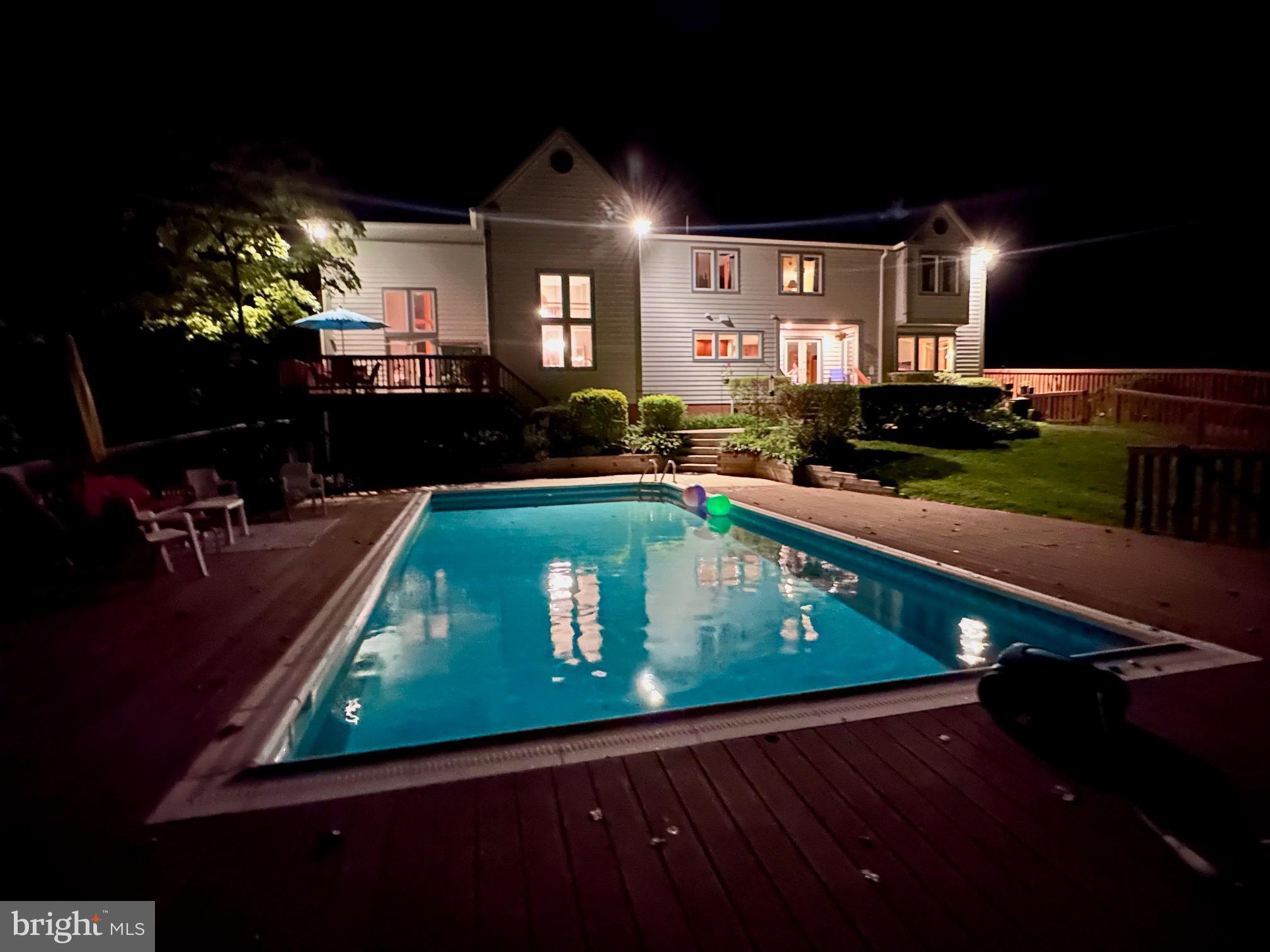 TRIADELPHIA WOODS - Residential