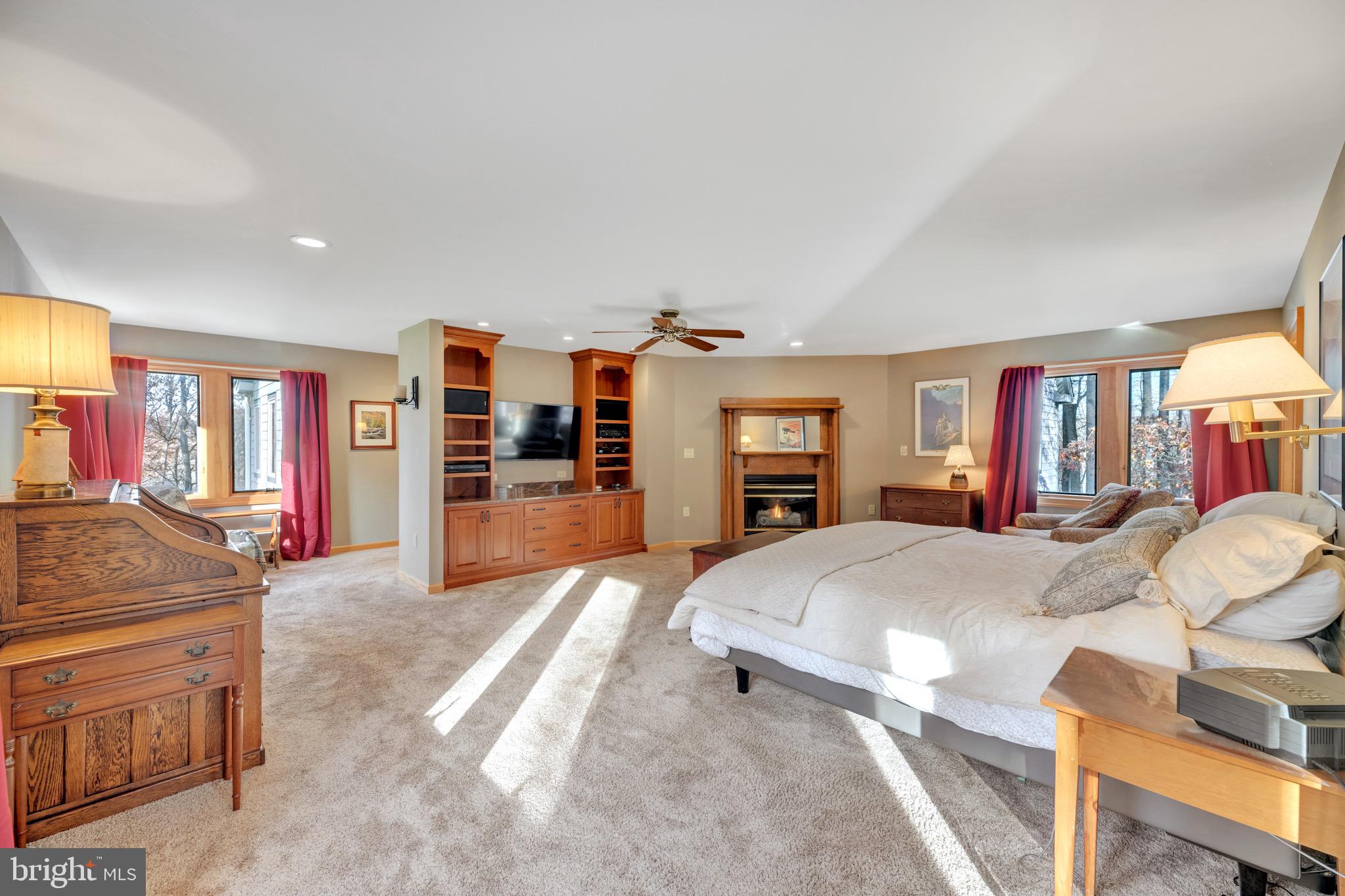 TRIADELPHIA WOODS - Residential