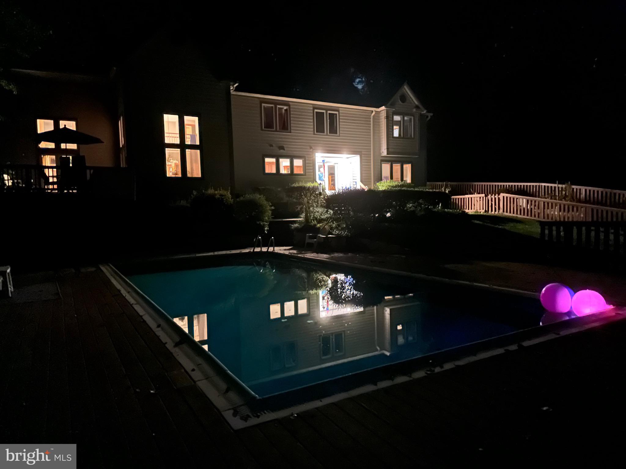 TRIADELPHIA WOODS - Residential