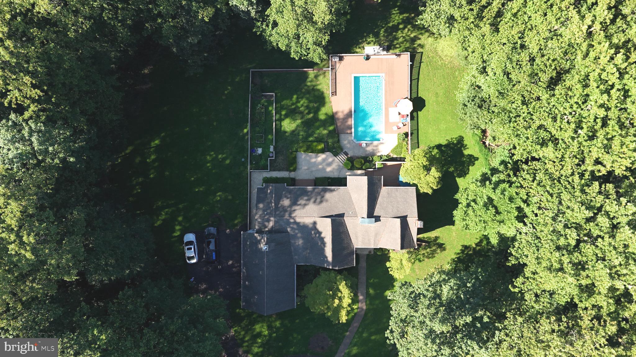 TRIADELPHIA WOODS - Residential