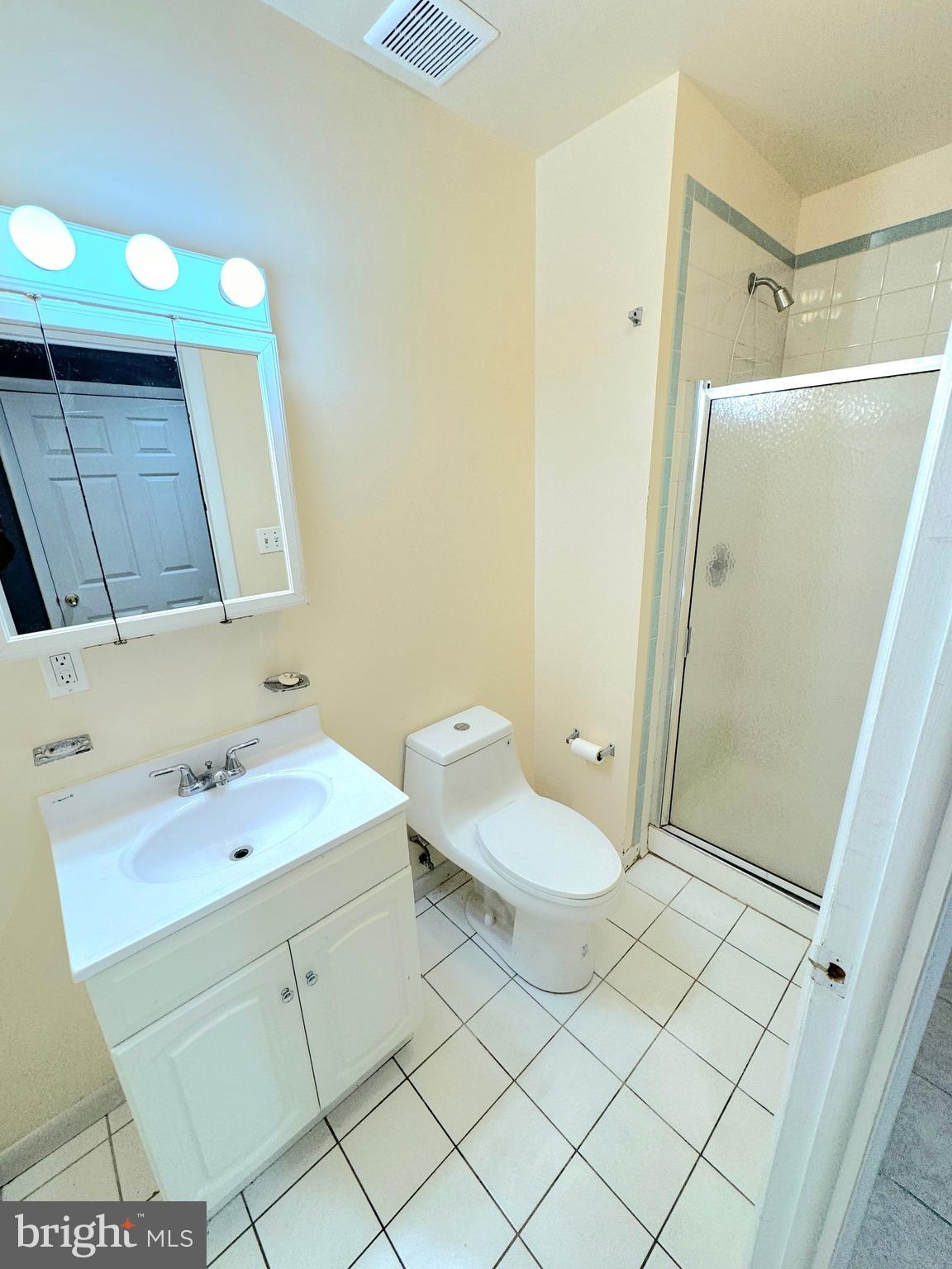 CALVERTON - Residential Lease