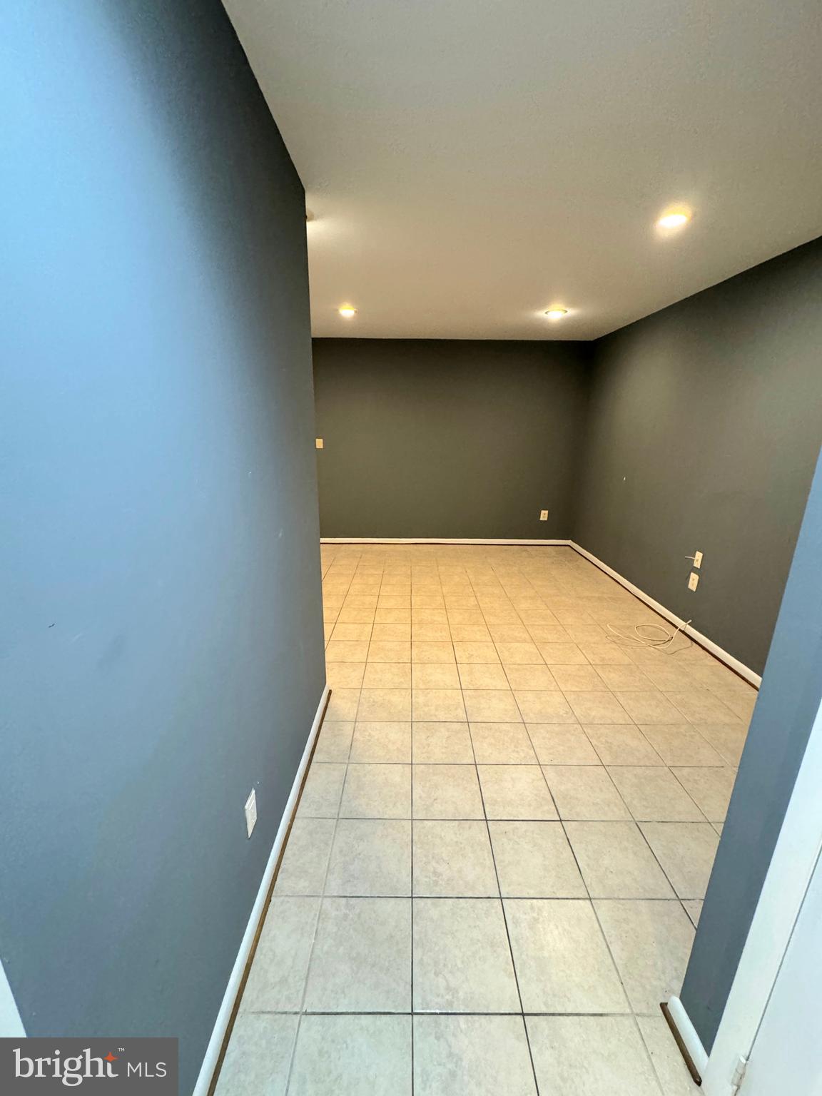 CALVERTON - Residential Lease