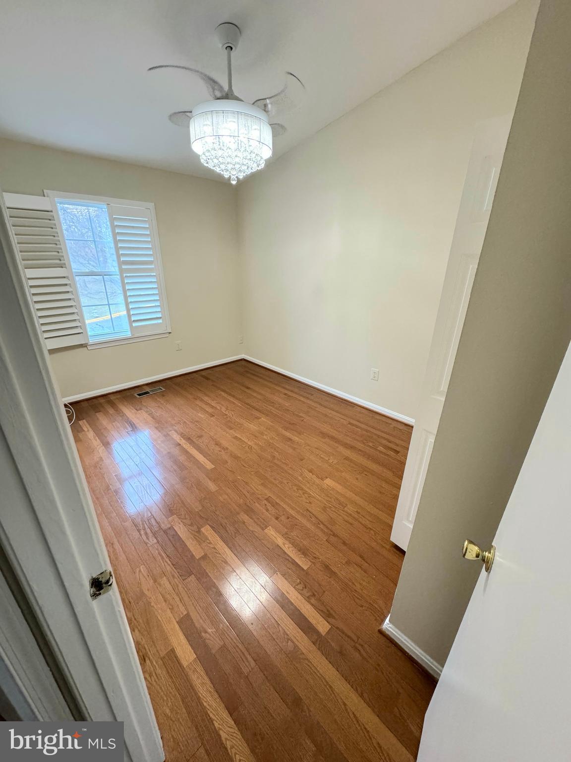 CALVERTON - Residential Lease