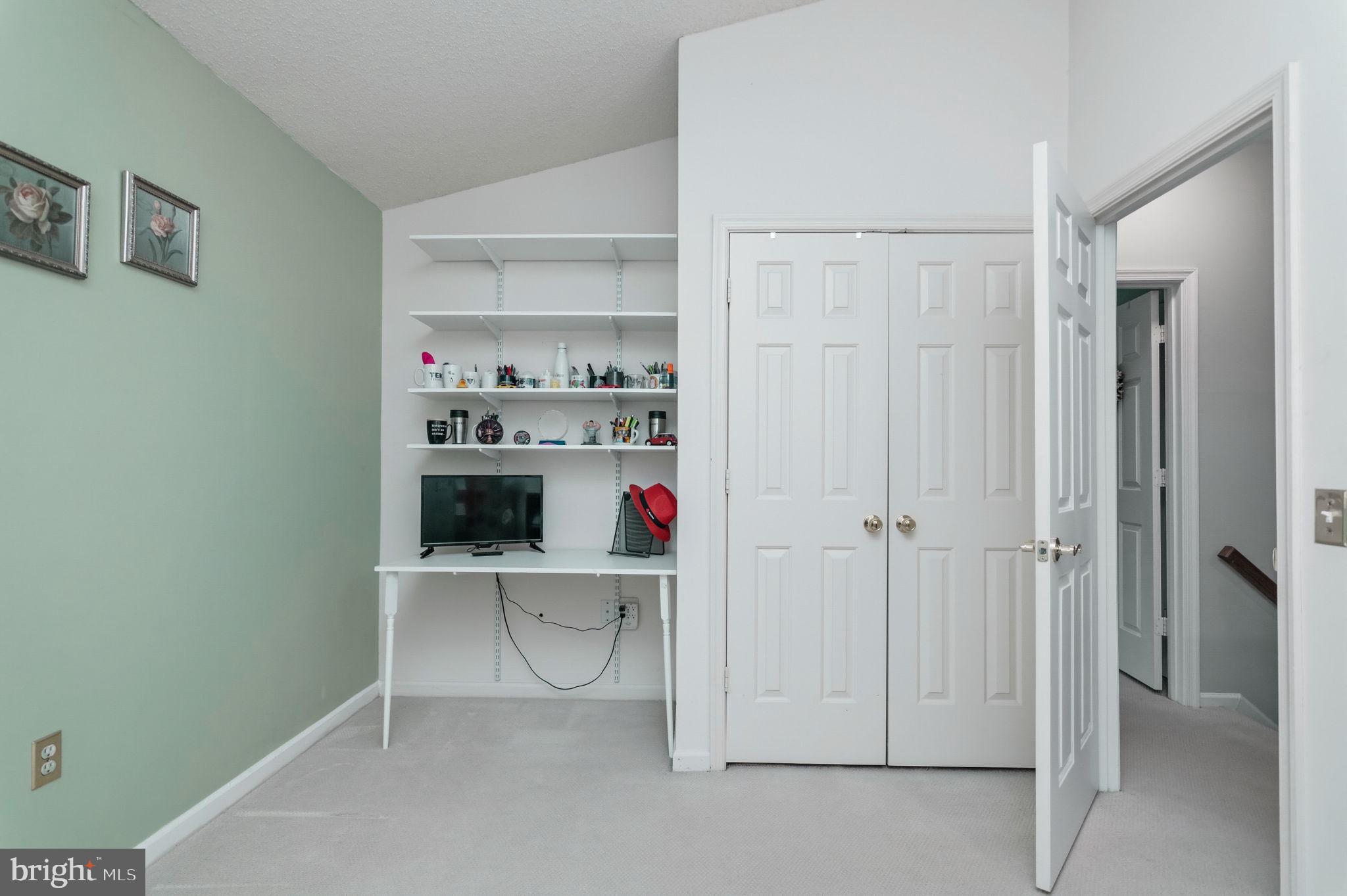 TWIN OAKS FARM - Residential