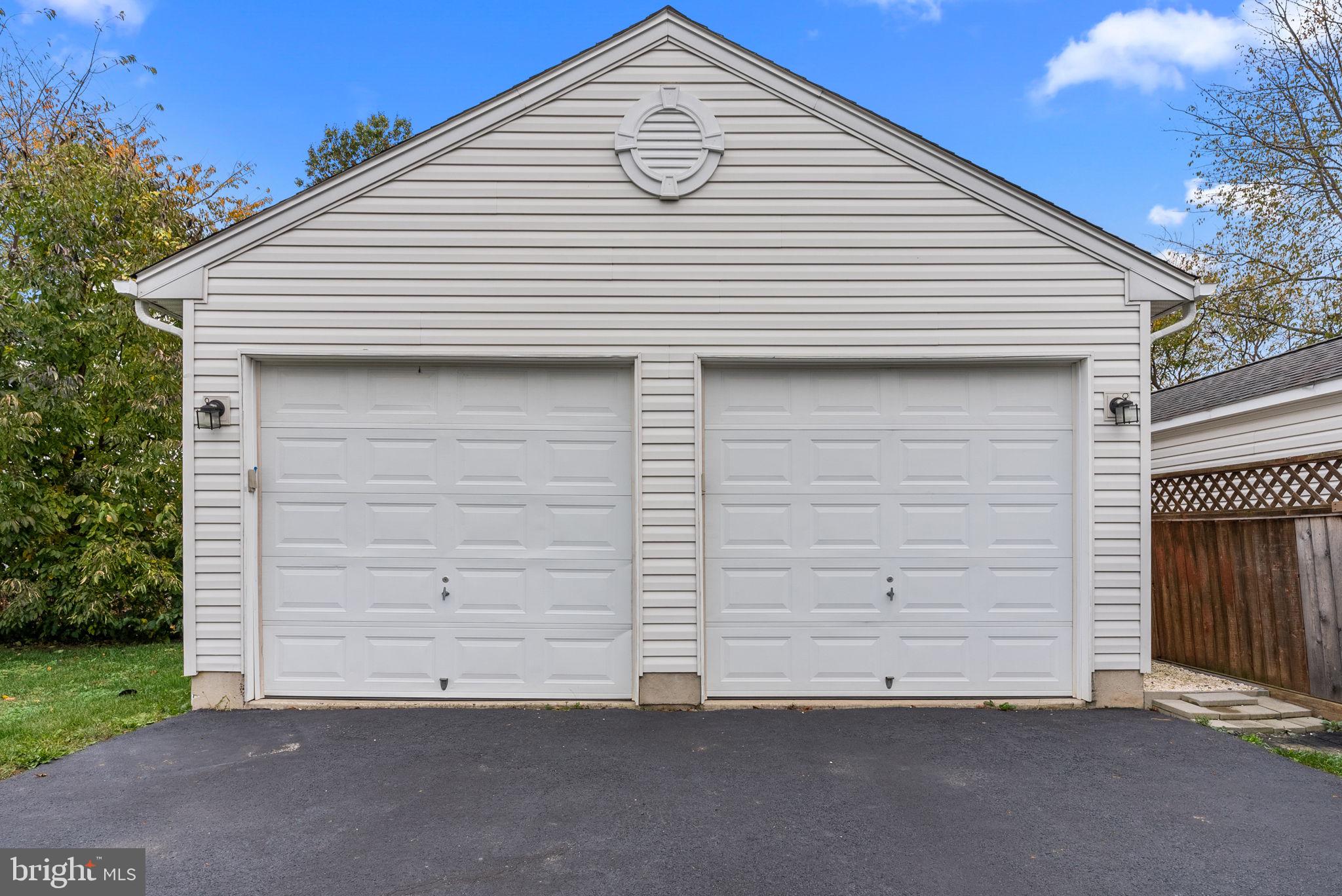 BUSTLETON - Residential