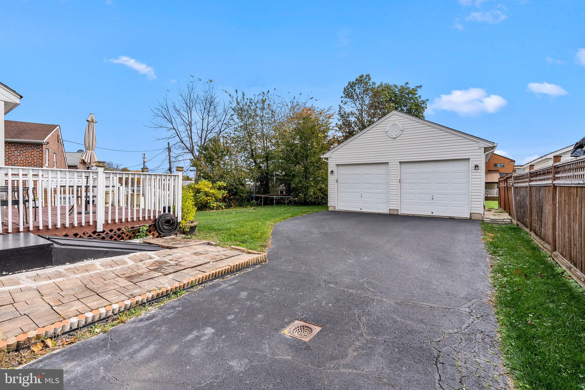 BUSTLETON - Residential