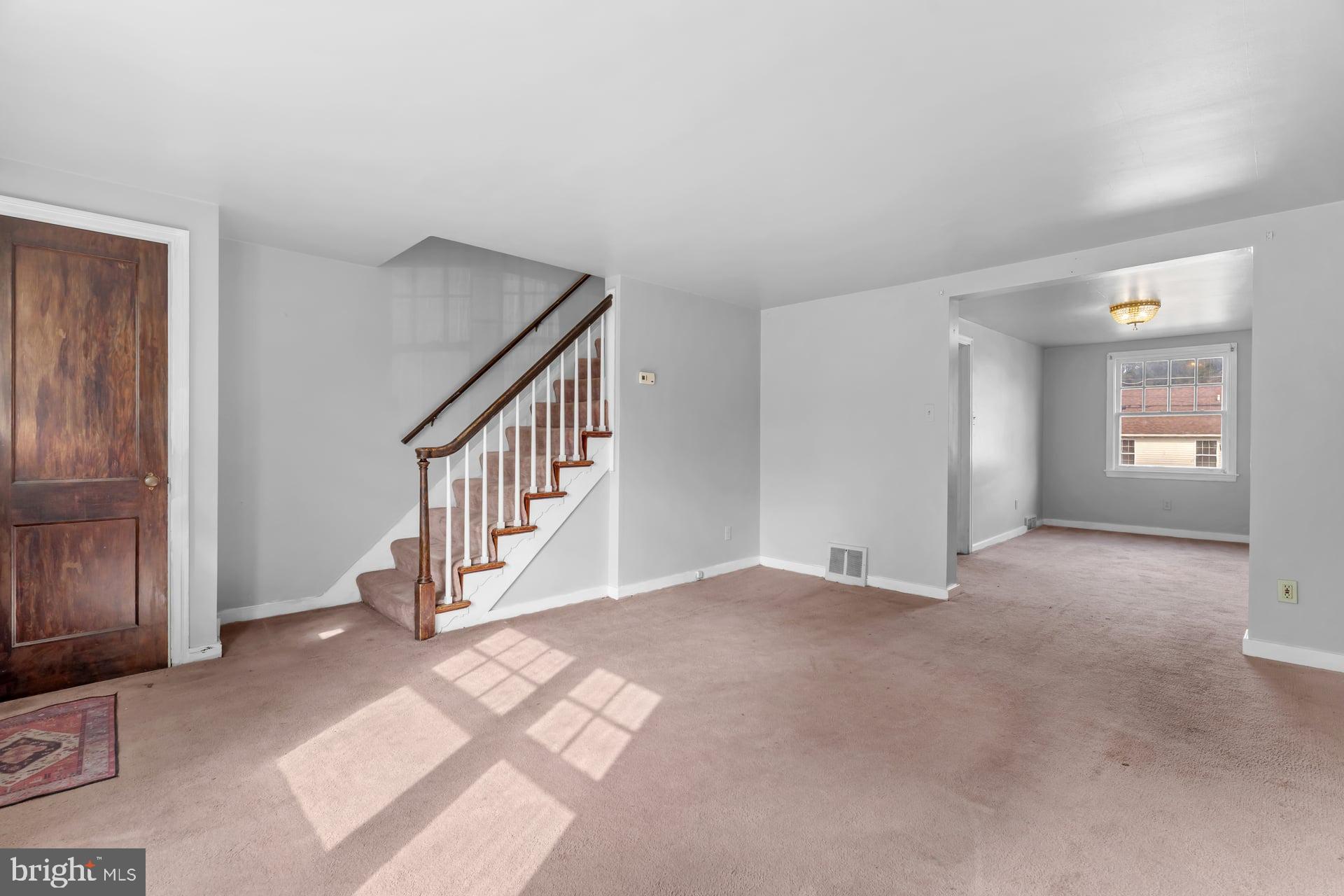 2406 KENSINGTON STREET