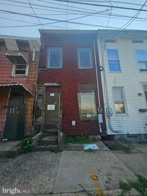 Townhouse For Sale - 119 Fountain Avenue<br/> TRENTON, NJ 08618