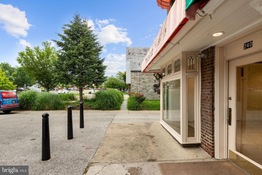 Photo of 240 E Lancaster Avenue #RETAIL UNIT, WAYNE, PA 19087 (MLS # PADE2091840)