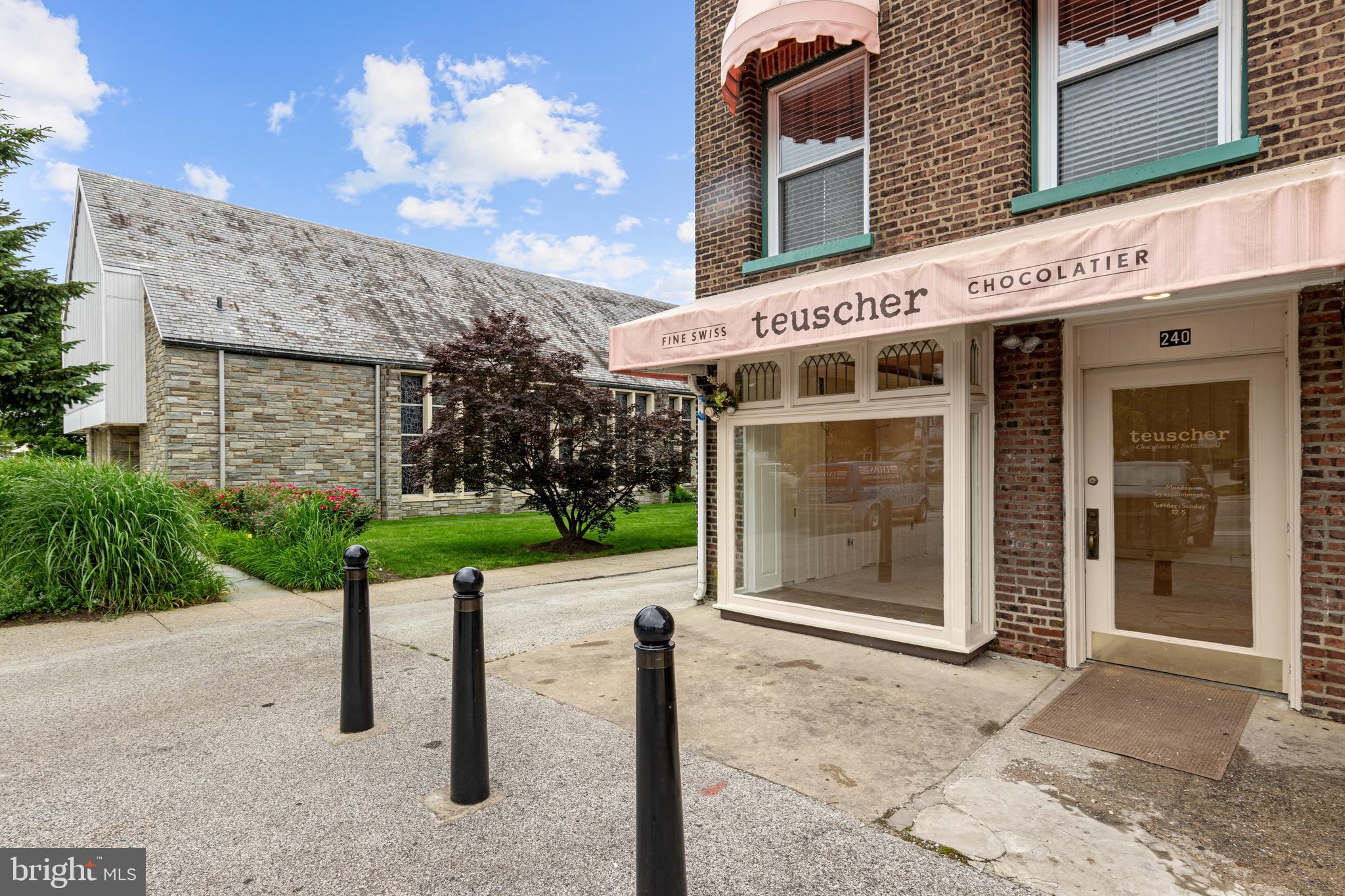Prime downtown Wayne retail space with Lancaster Ave. exposure. Glassed store front with awning offering a nice retail space and back storage area perfect for deliveries, inventory and shipping.