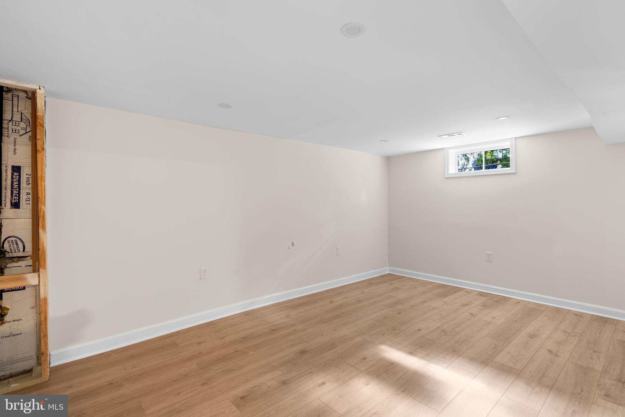 VEIRS MILL VILLAGE - Residential