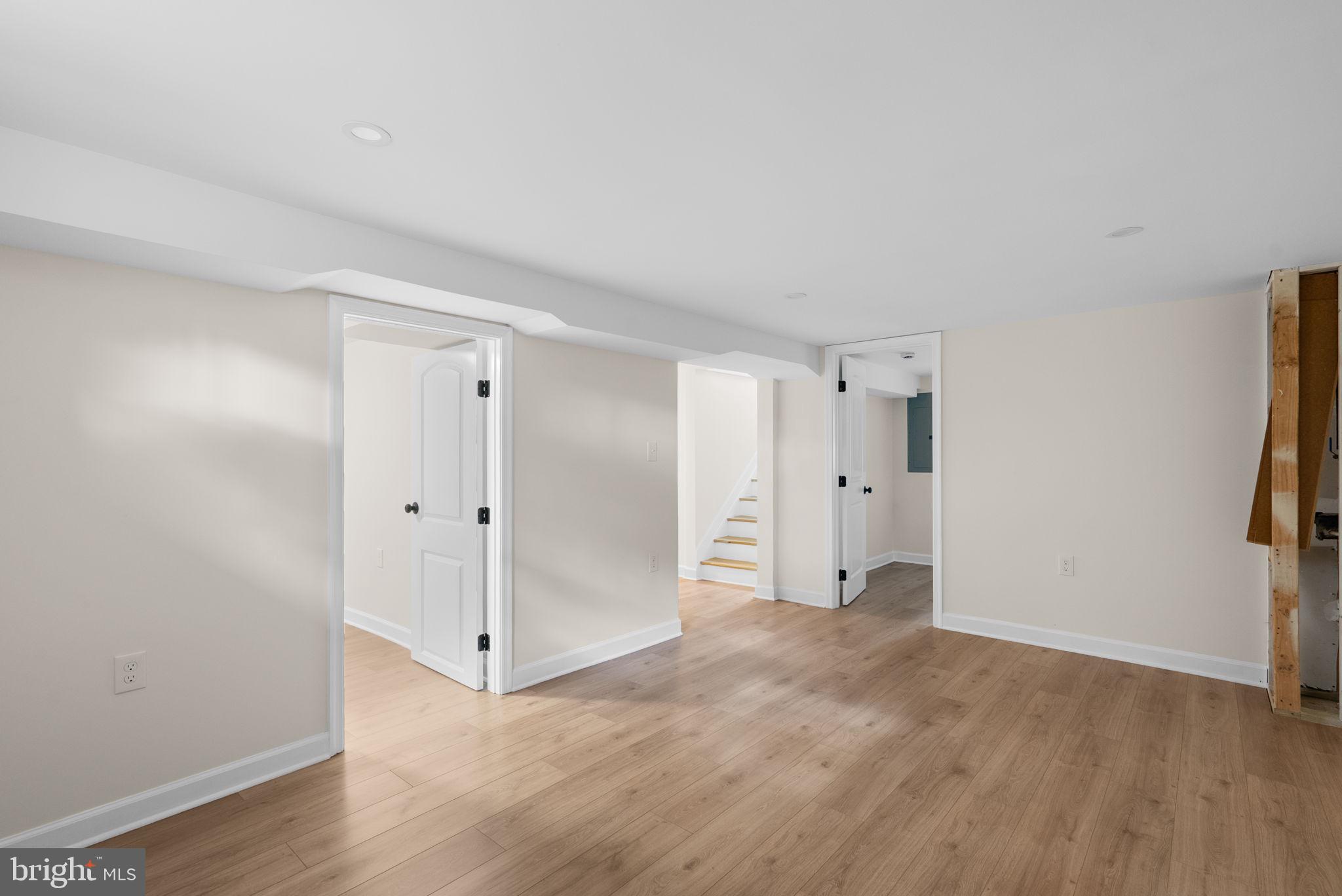 VEIRS MILL VILLAGE - Residential