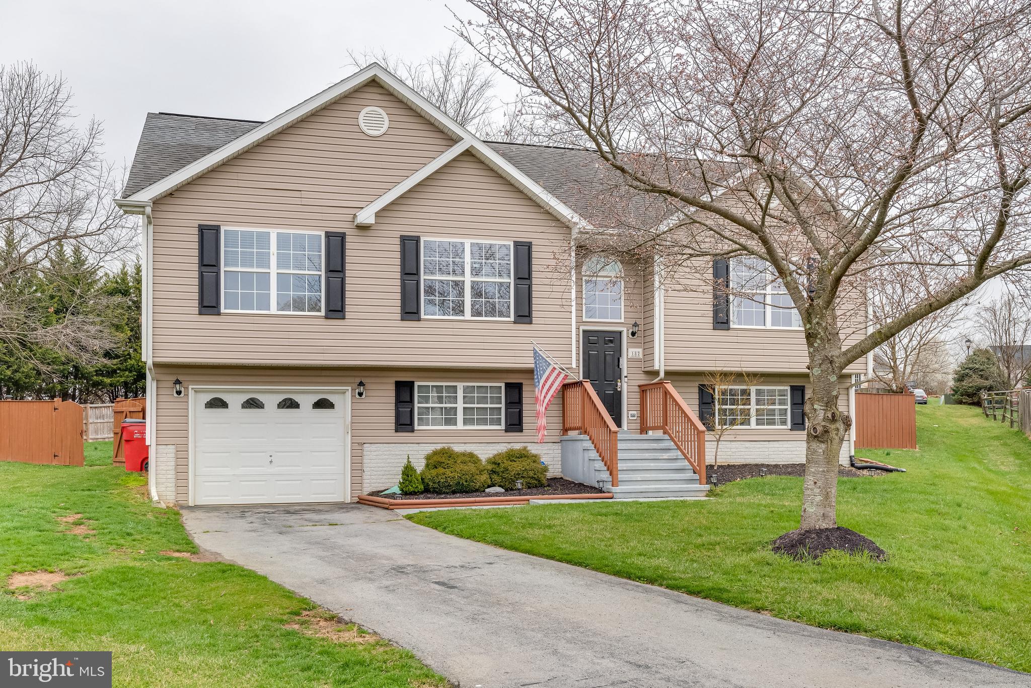 BRIAR RUN - Residential Lease