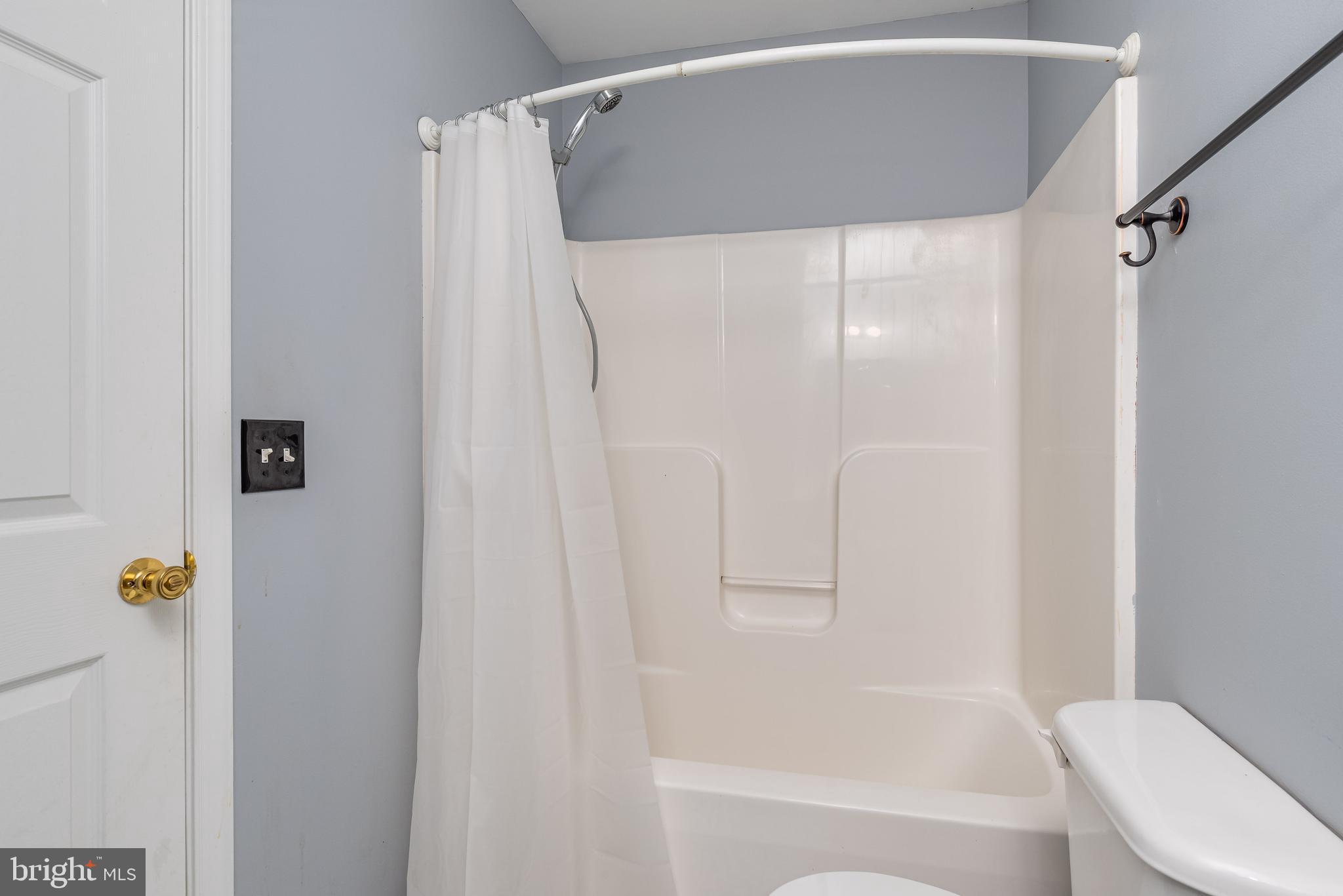 BRIAR RUN - Residential Lease